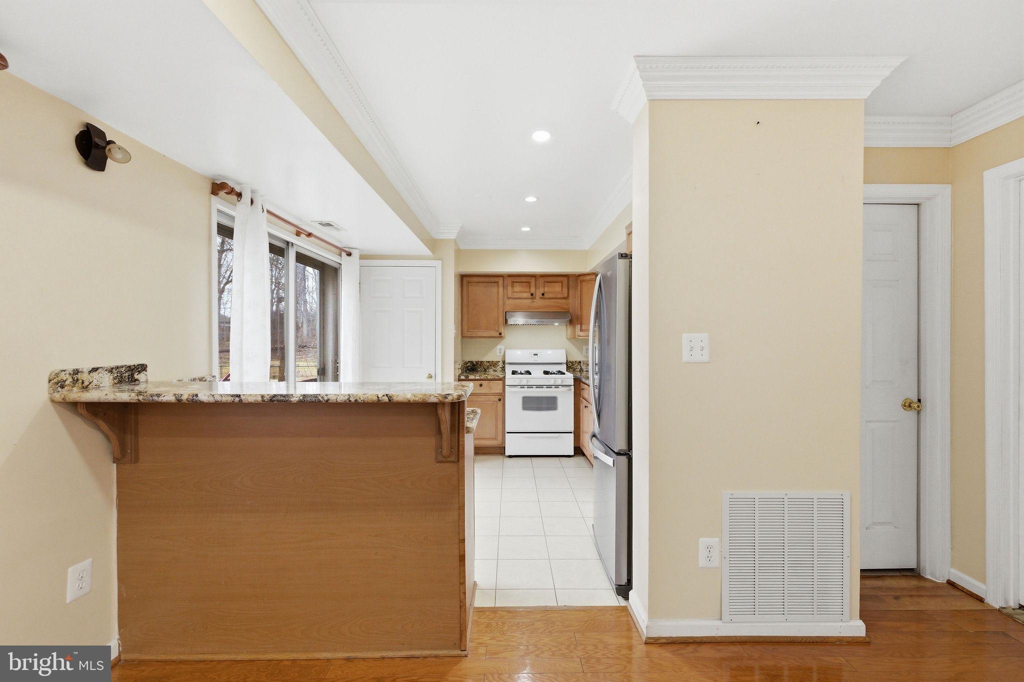 MOSBY WOODS TH CONDOS - Residential