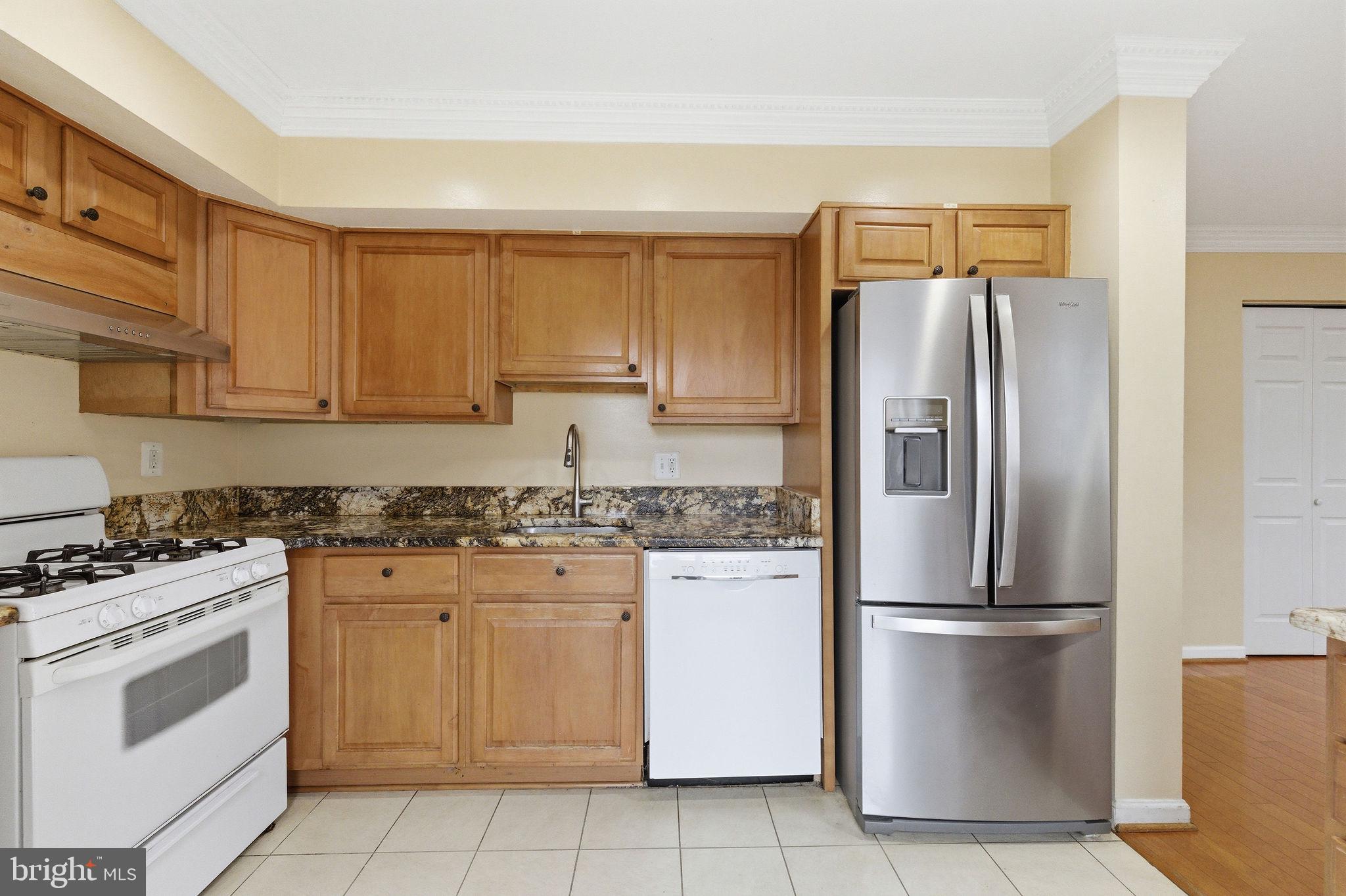 MOSBY WOODS TH CONDOS - Residential