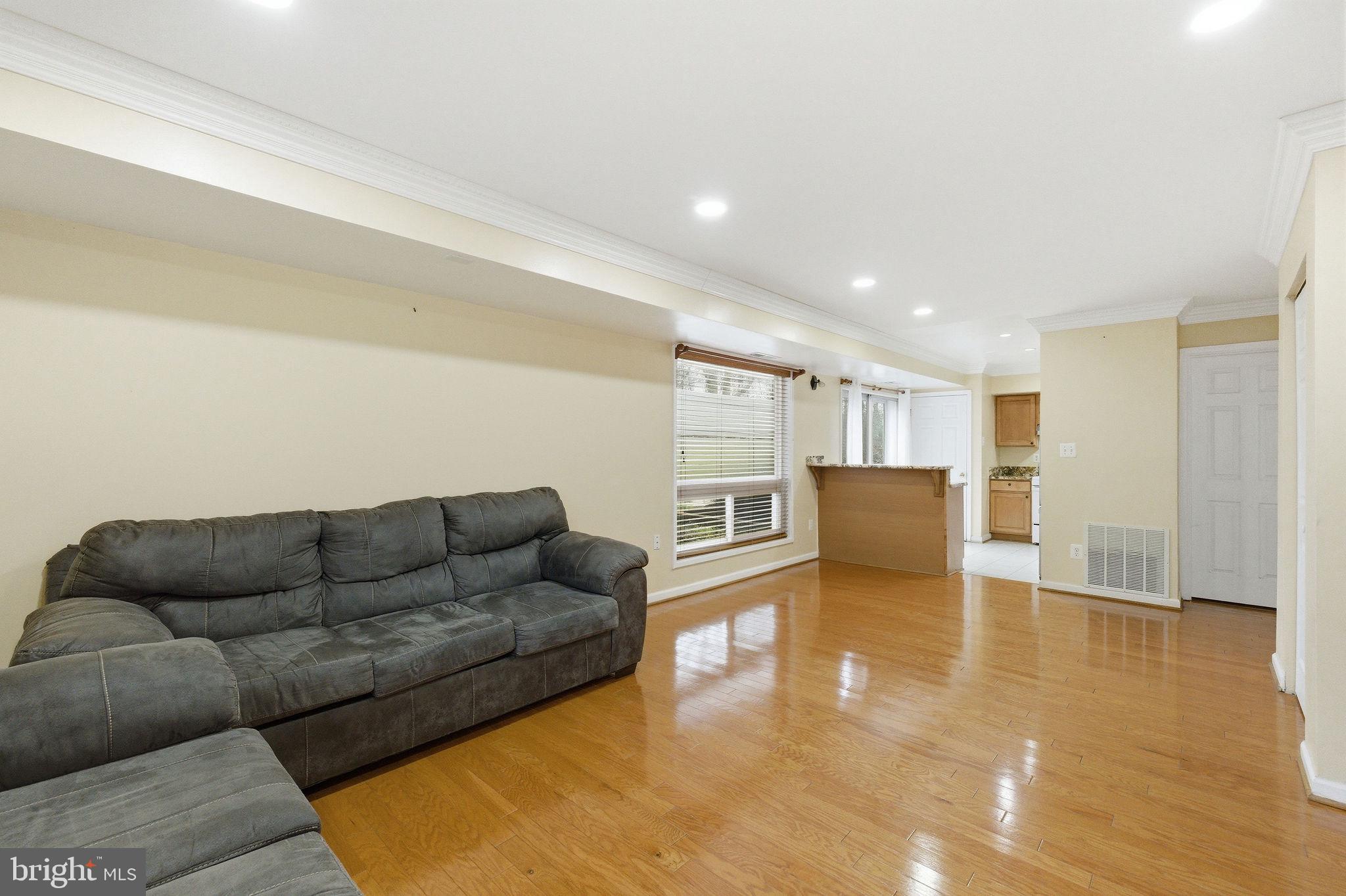 MOSBY WOODS TH CONDOS - Residential