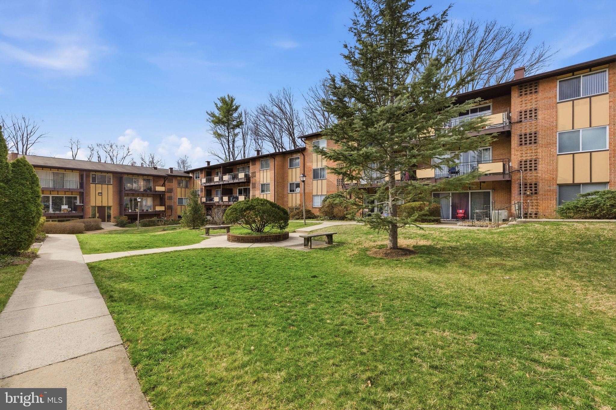 MOSBY WOODS TH CONDOS - Residential