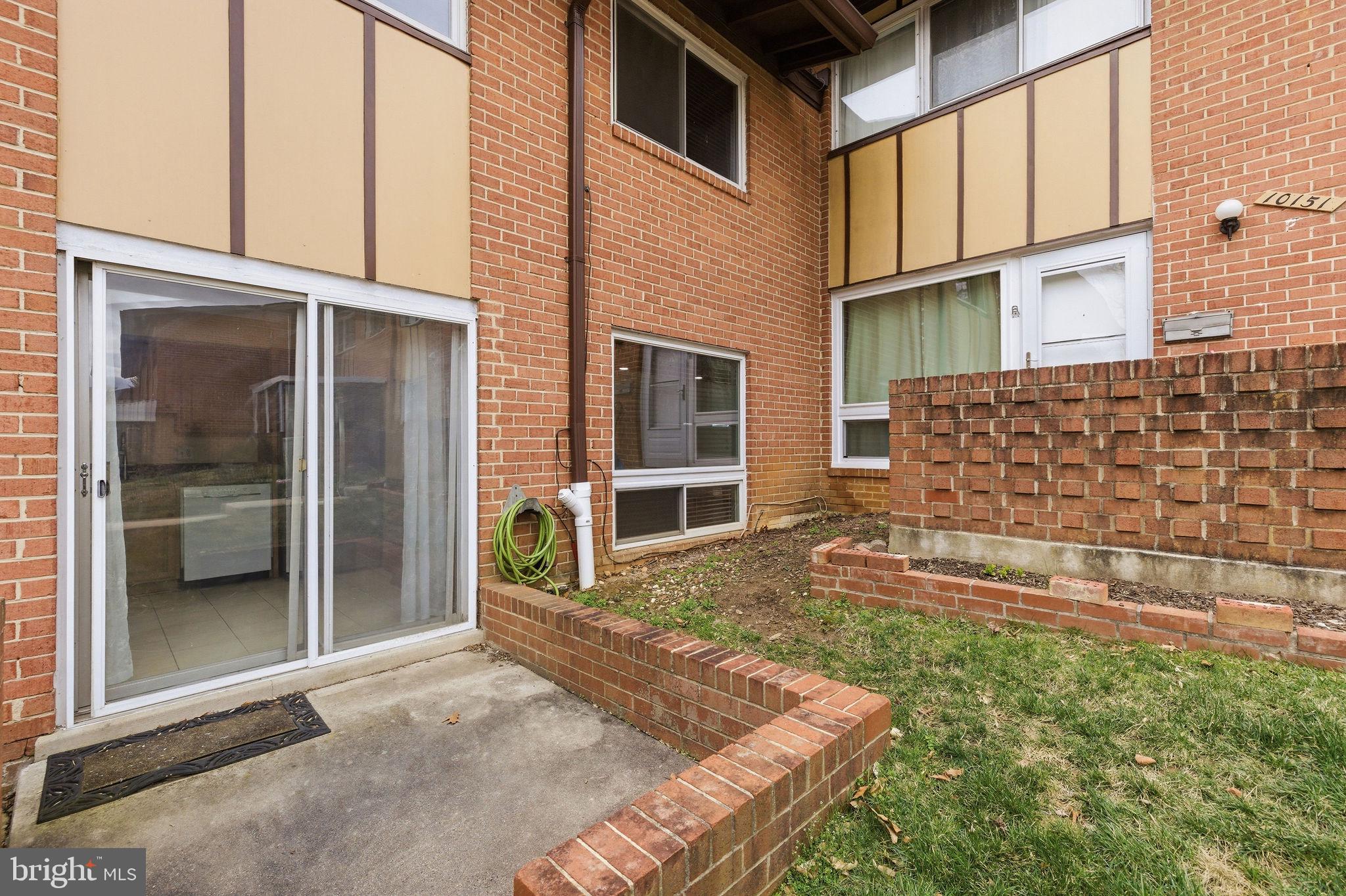 MOSBY WOODS TH CONDOS - Residential