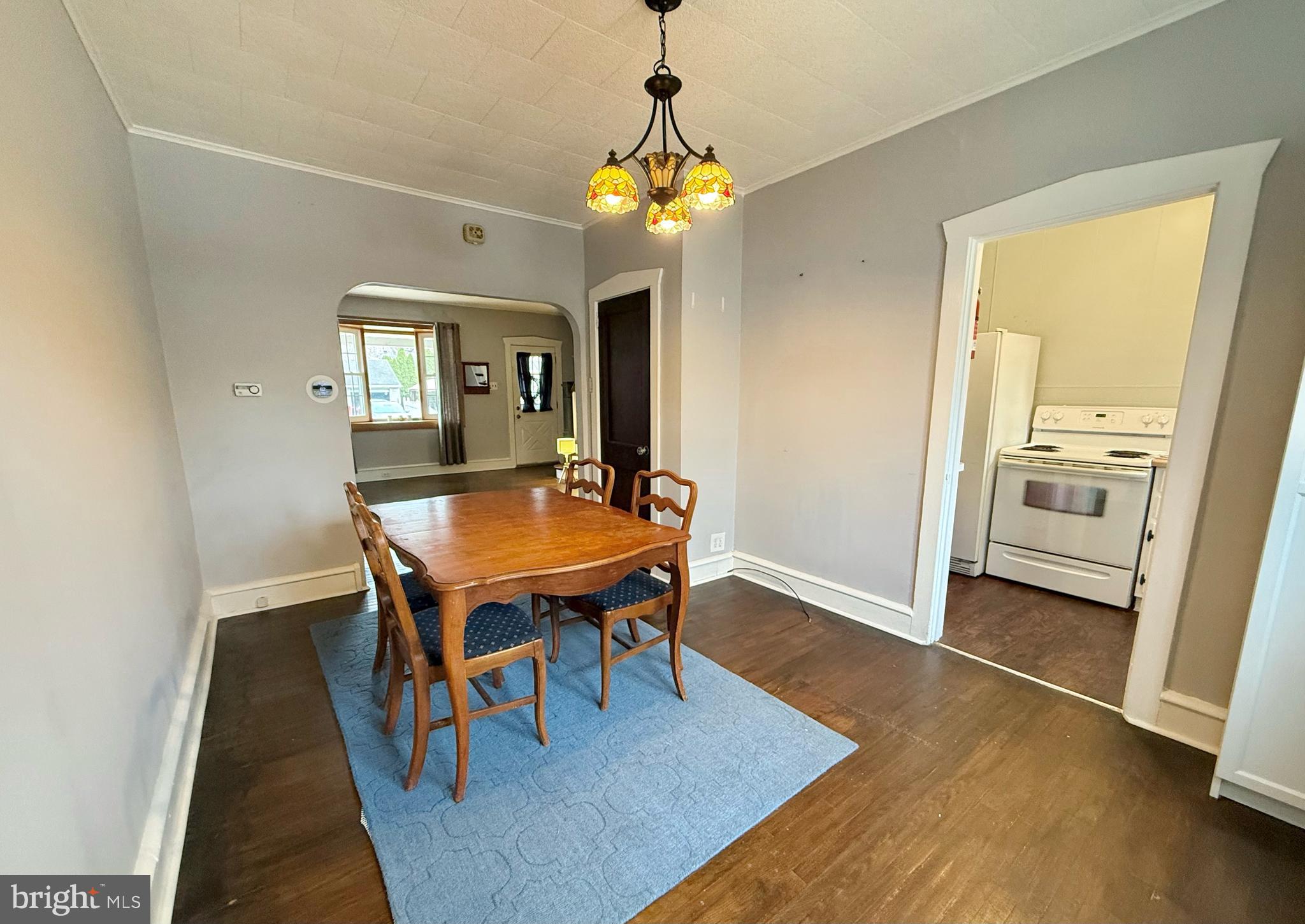 211 E CLINTON AVENUE