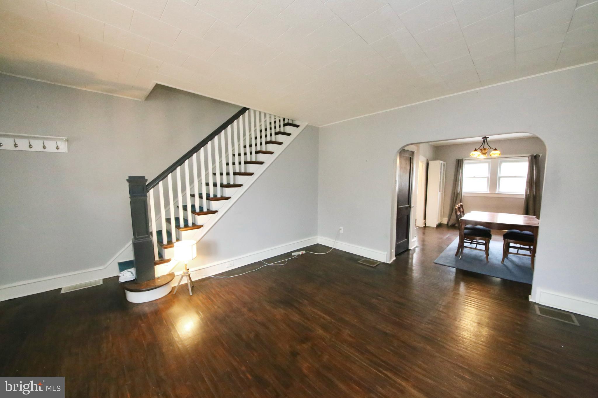 211 E CLINTON AVENUE