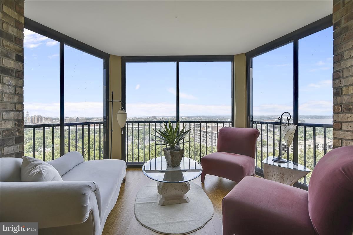 MONTEBELLO CONDO - Residential Lease