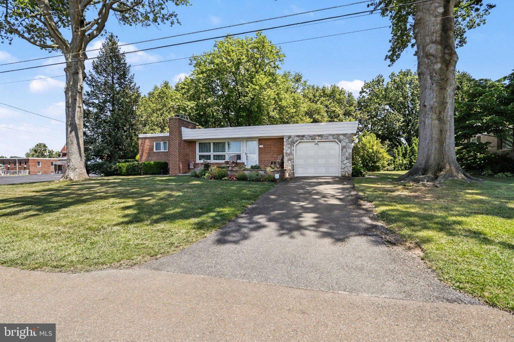 Photo of 315 S Hillcrest Avenue, QUARRYVILLE, PA 17566 (MLS # PALA2092354)