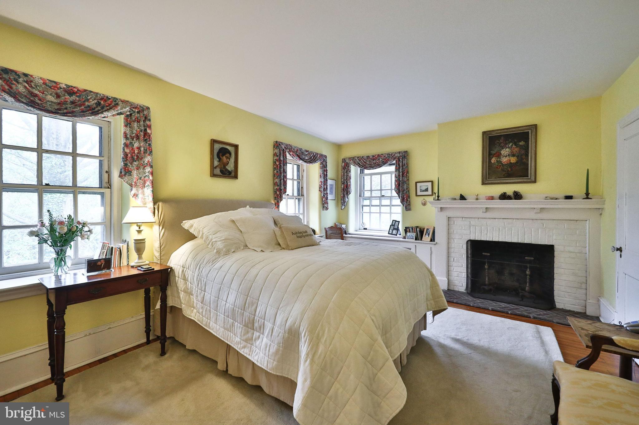 CHESTNUT HILL - Residential