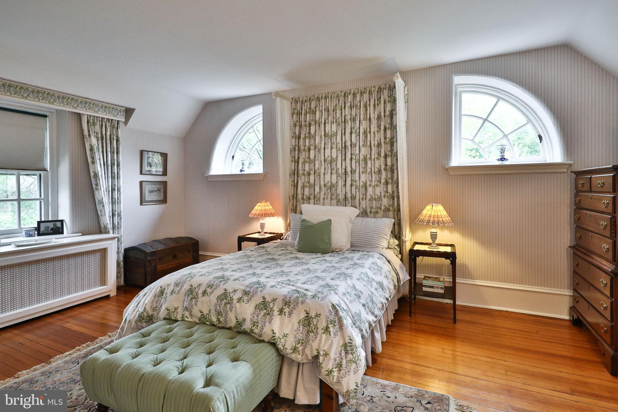 CHESTNUT HILL - Residential