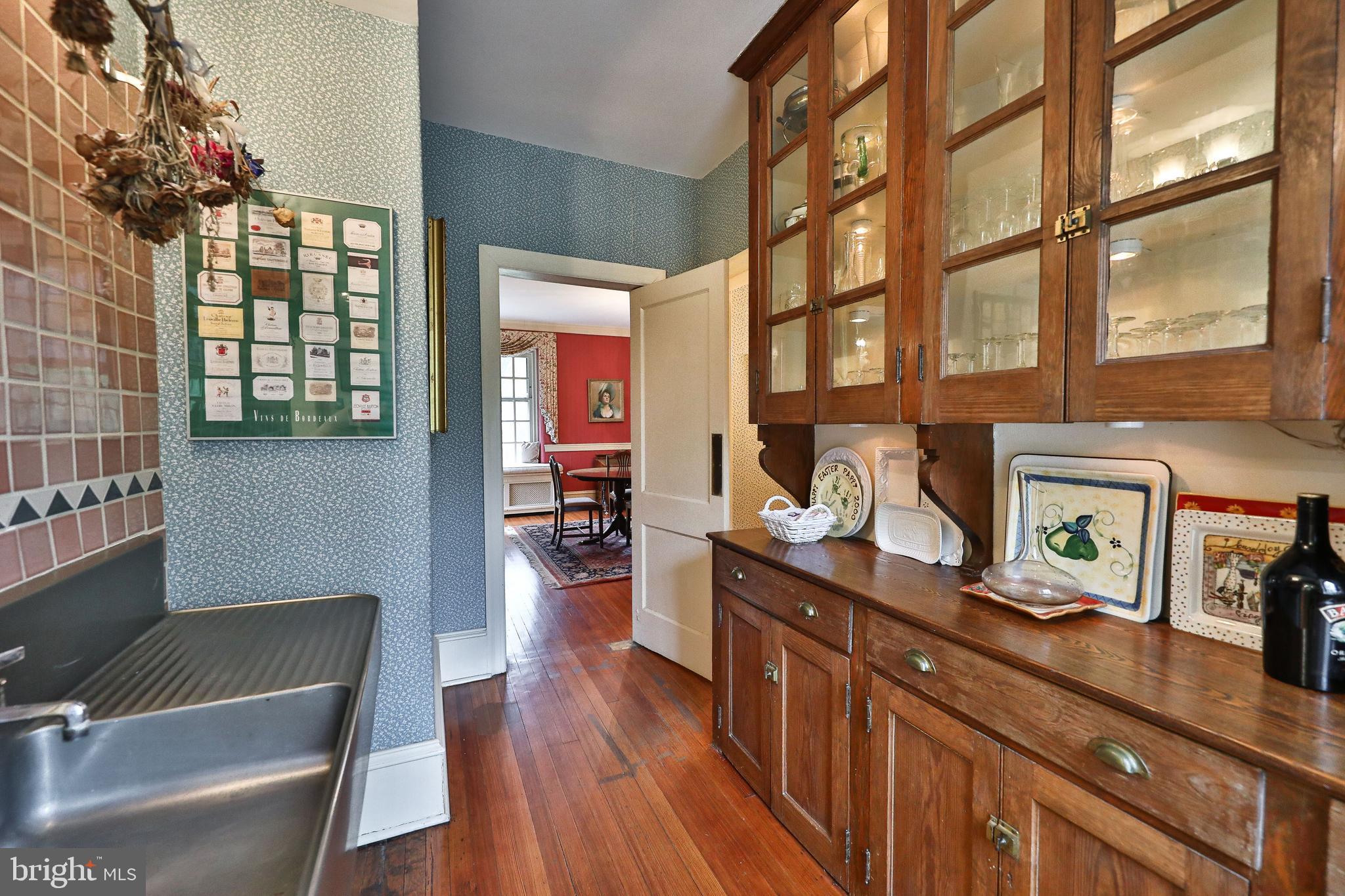 CHESTNUT HILL - Residential