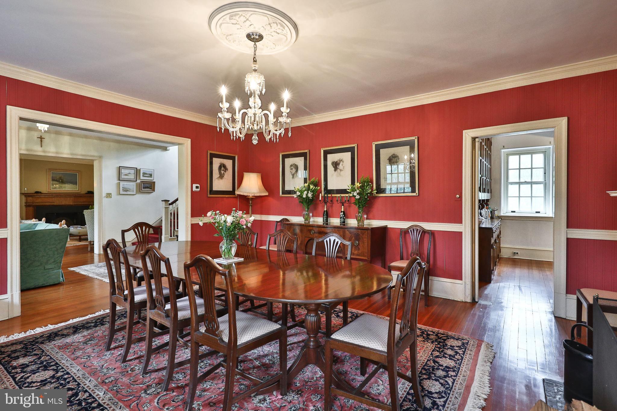 CHESTNUT HILL - Residential