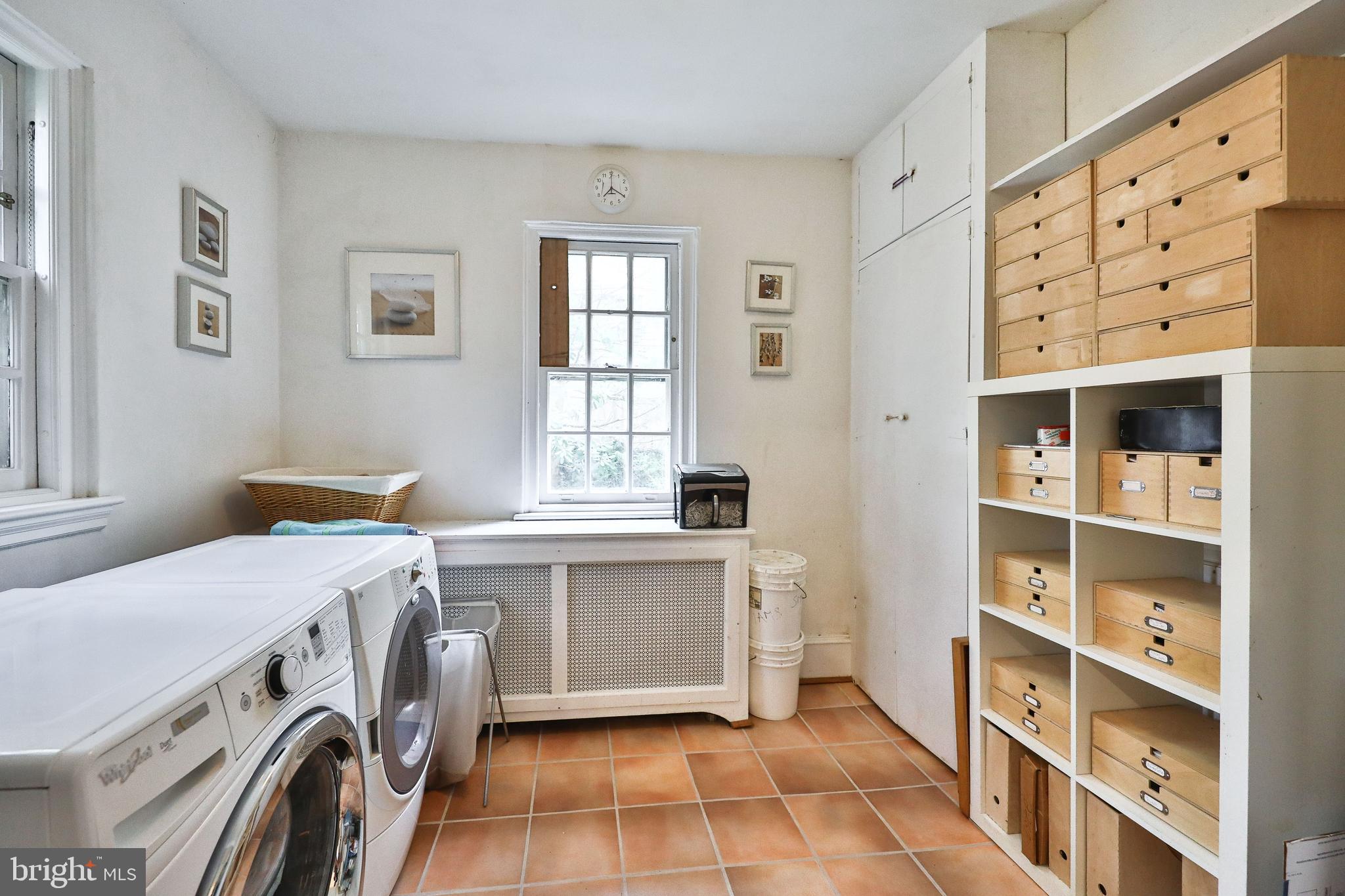 CHESTNUT HILL - Residential