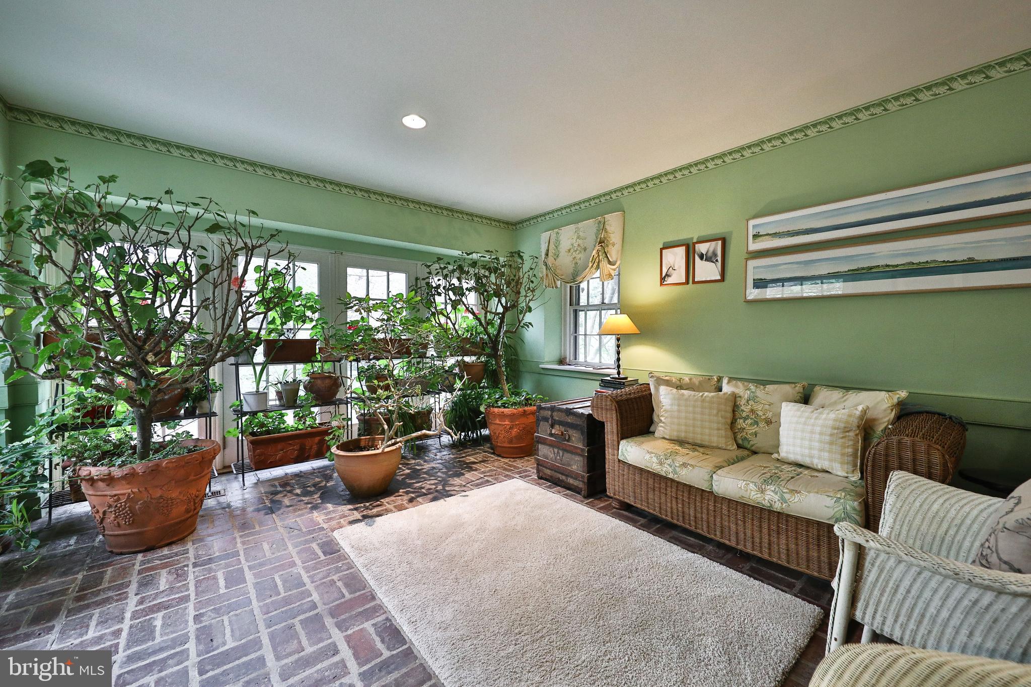 CHESTNUT HILL - Residential