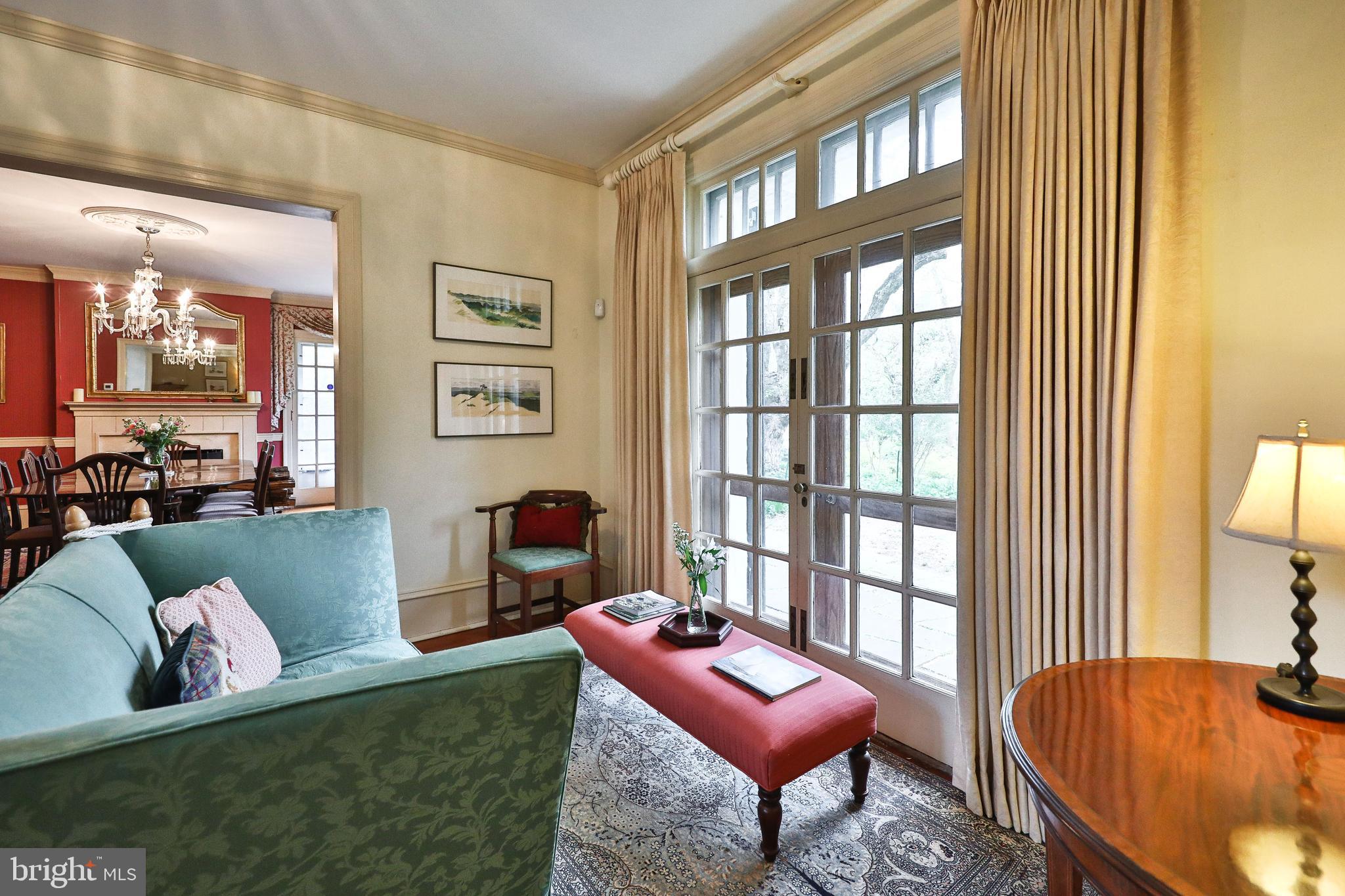 CHESTNUT HILL - Residential