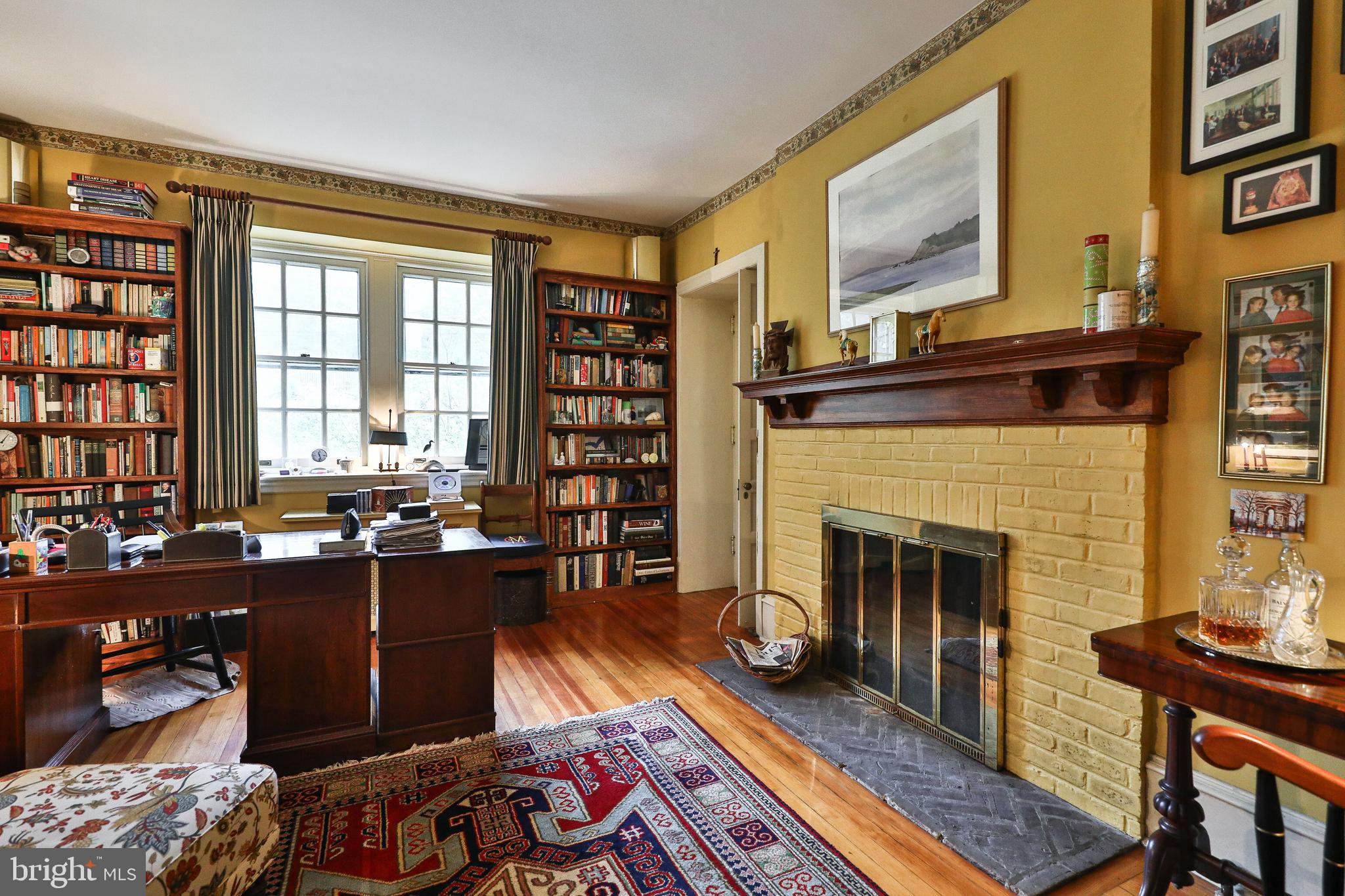 CHESTNUT HILL - Residential