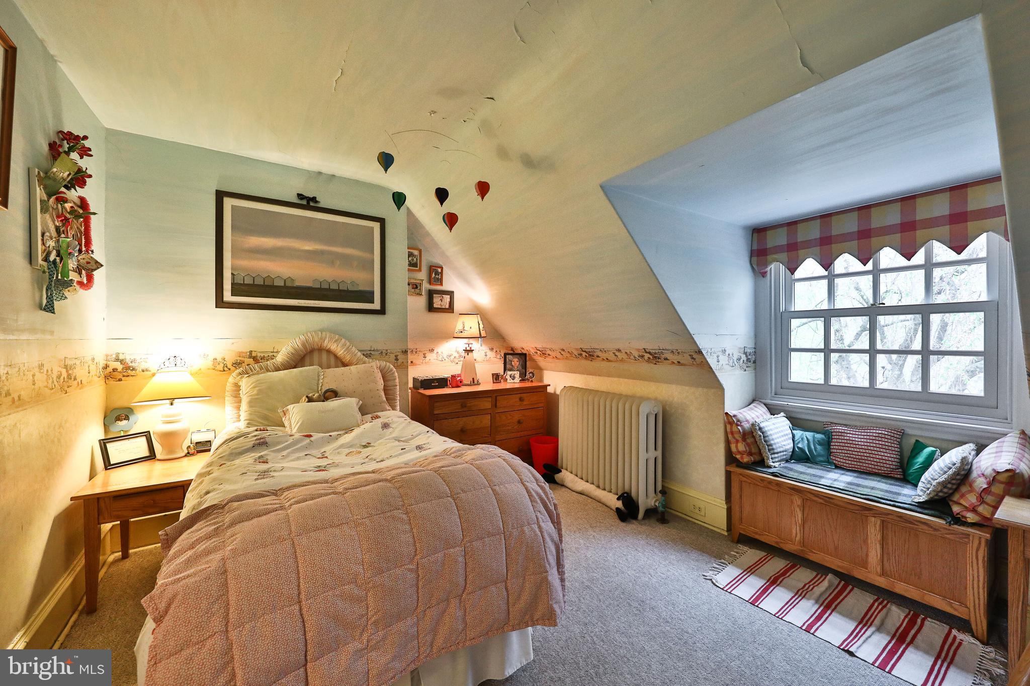 CHESTNUT HILL - Residential