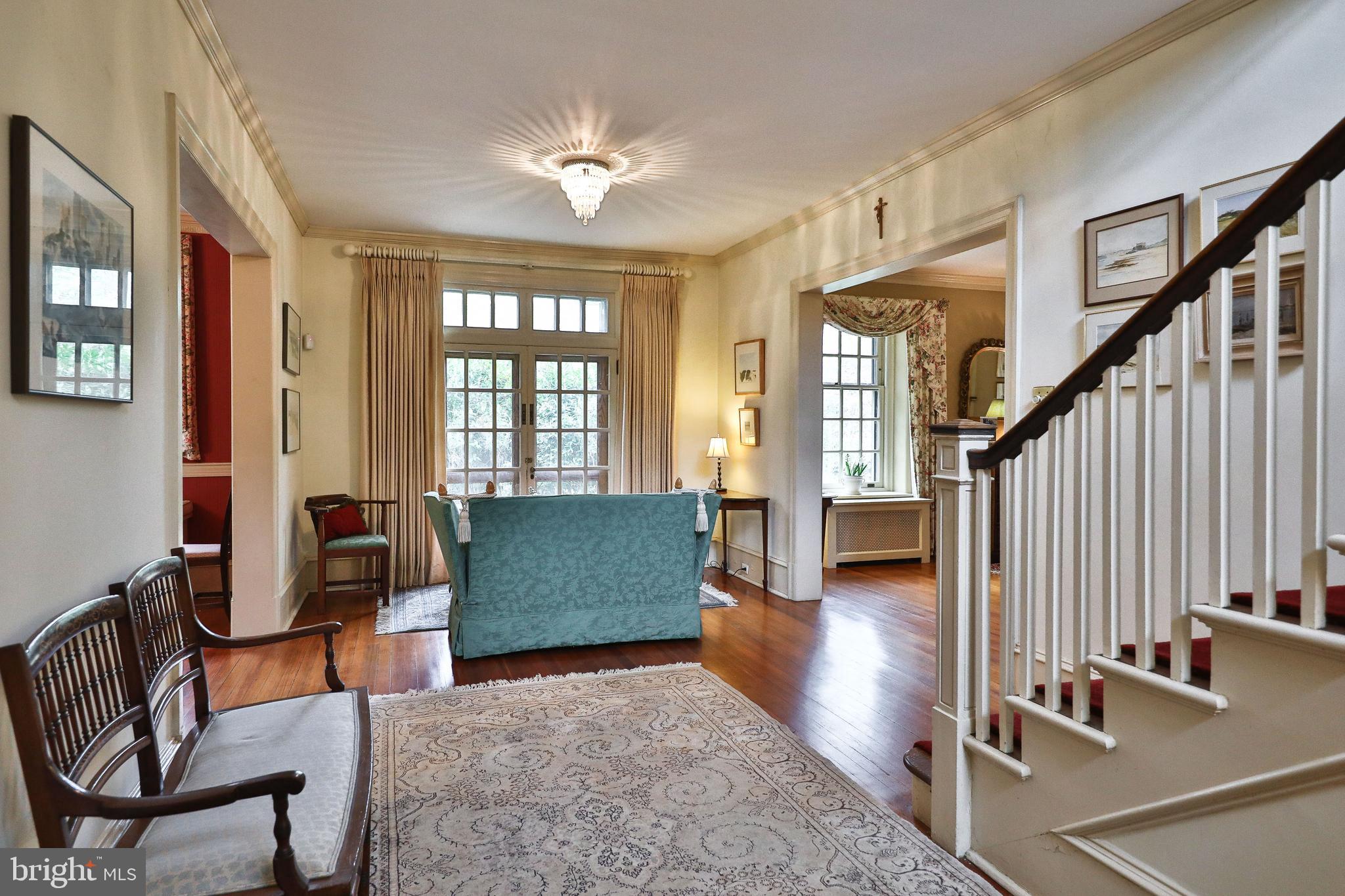 CHESTNUT HILL - Residential