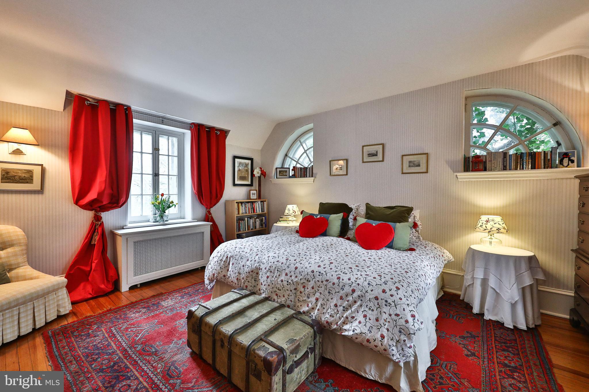 CHESTNUT HILL - Residential