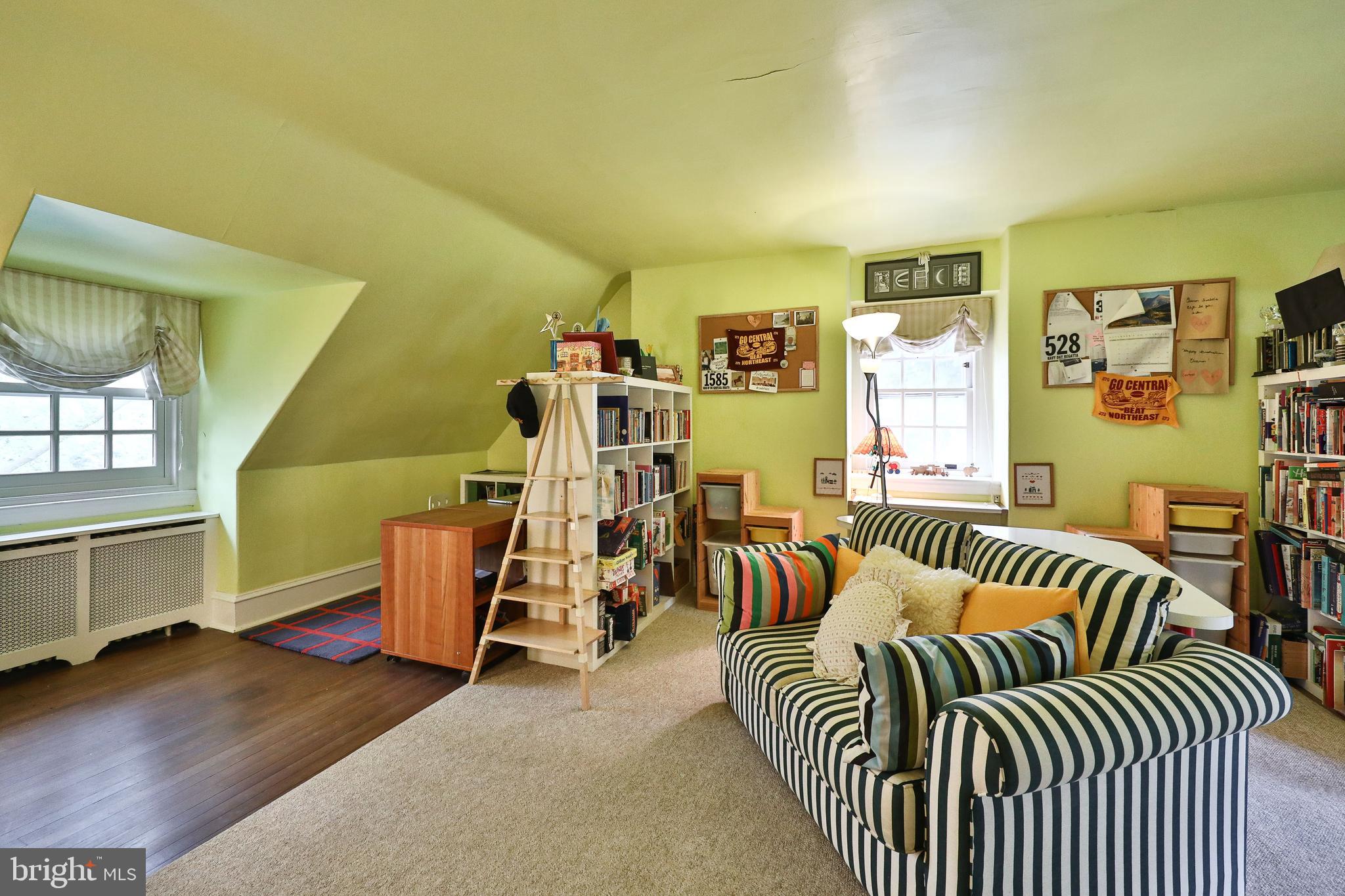 CHESTNUT HILL - Residential