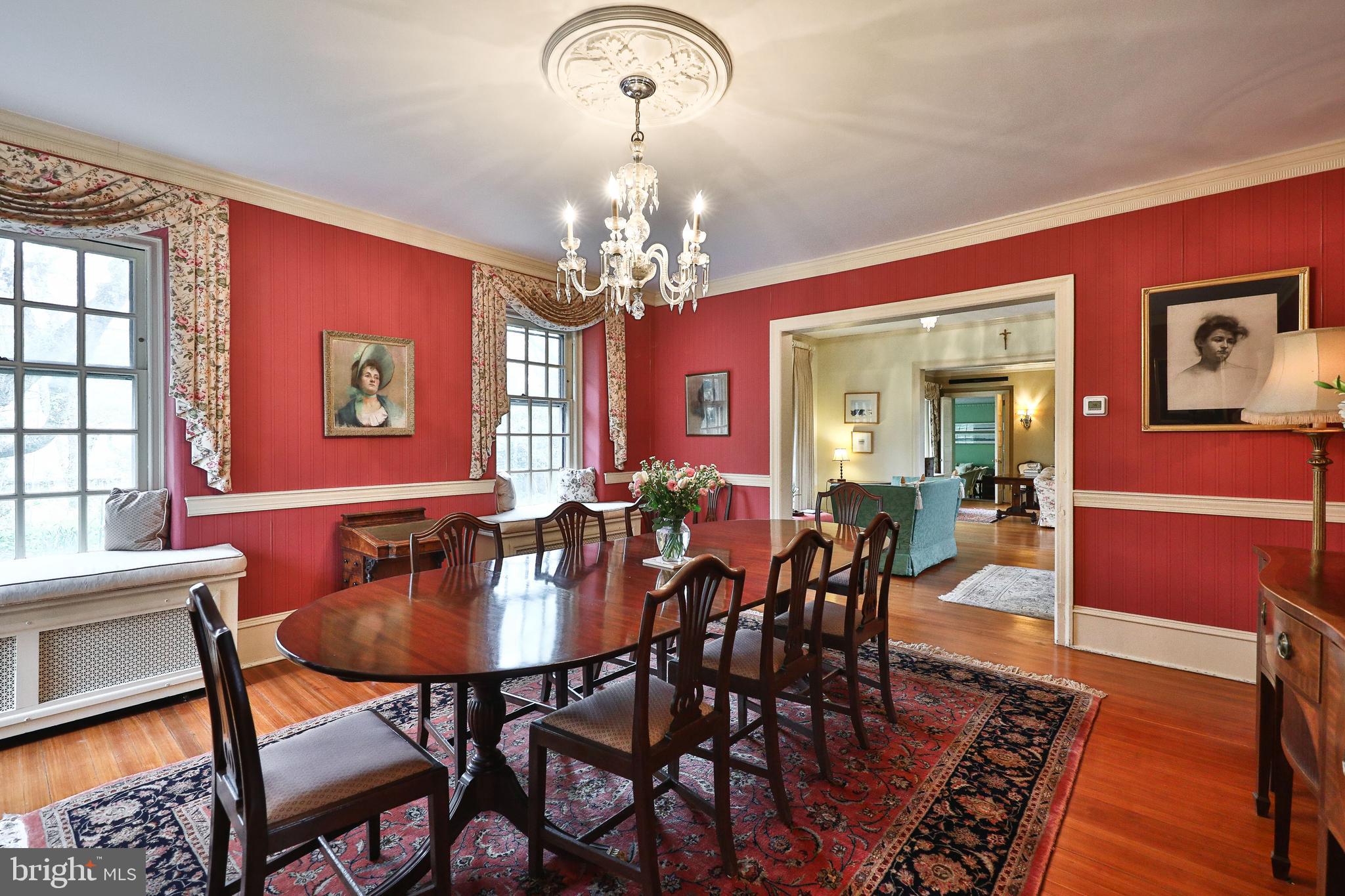 CHESTNUT HILL - Residential