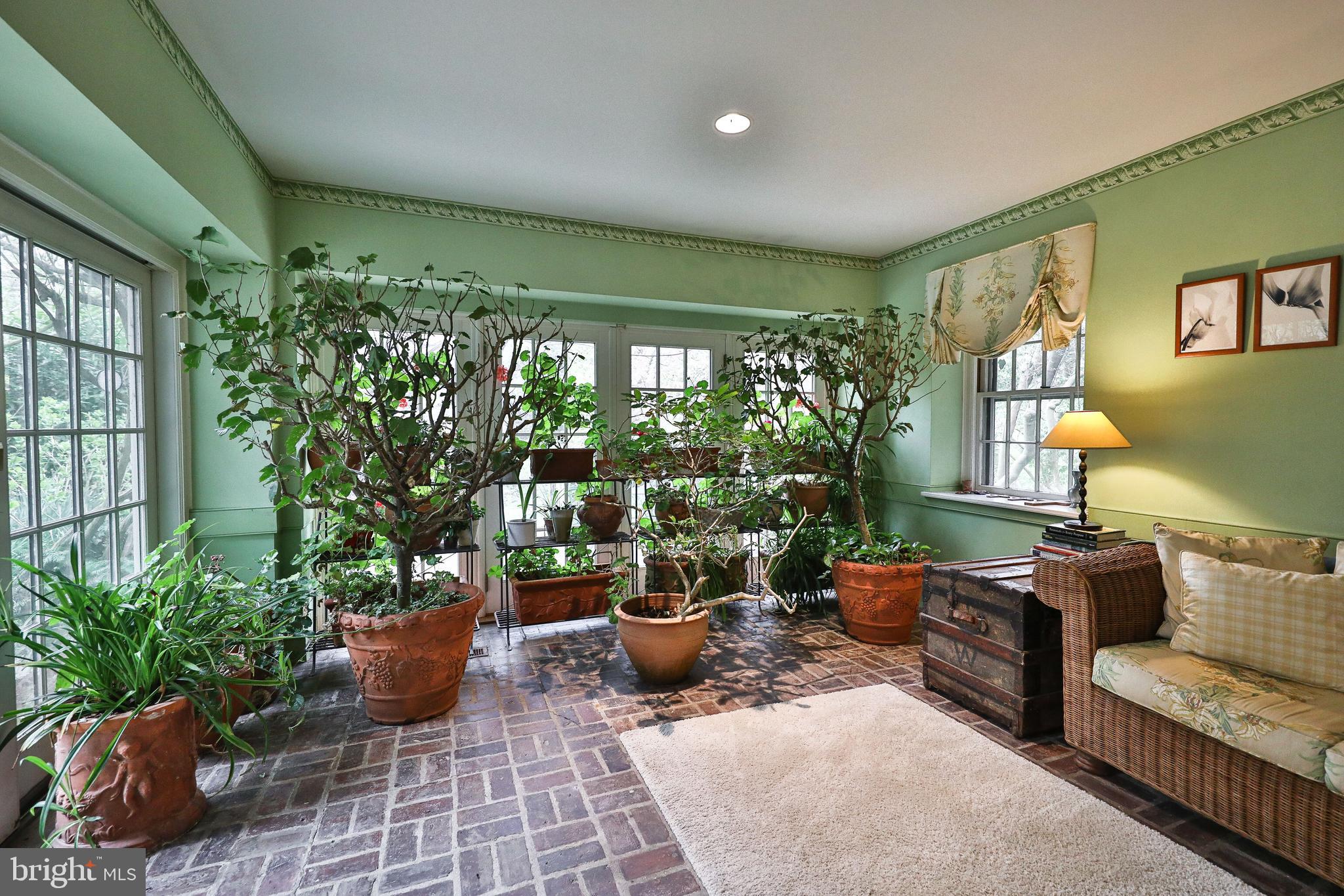 CHESTNUT HILL - Residential