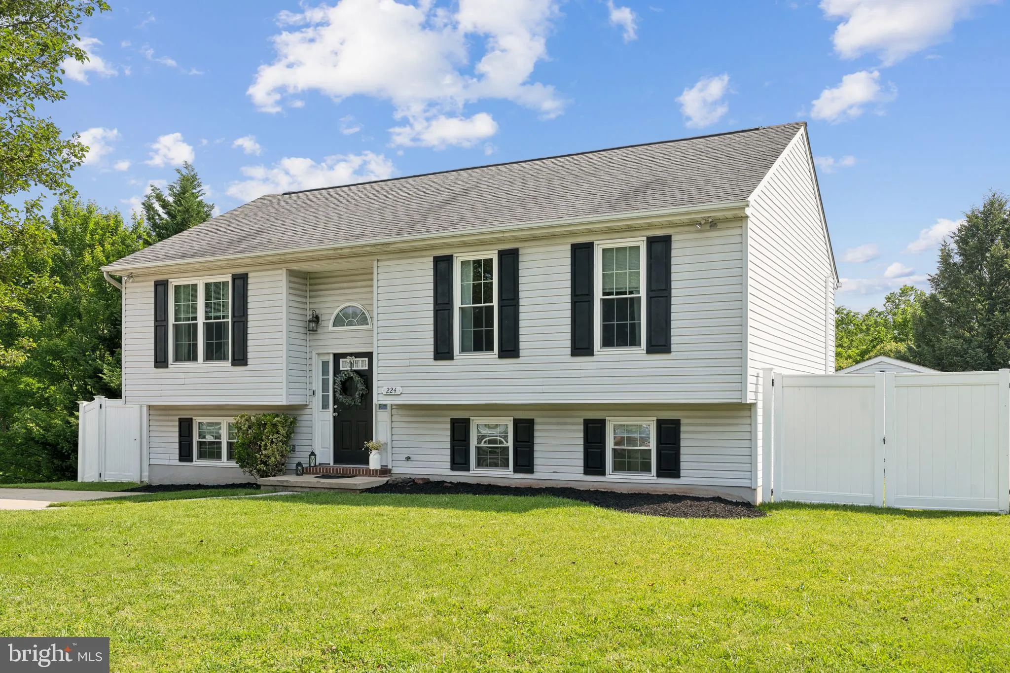 Taneytown, Maryland 21787, United States, 4 Bedrooms Bedrooms, ,3 BathroomsBathrooms,Residential,Active,148099