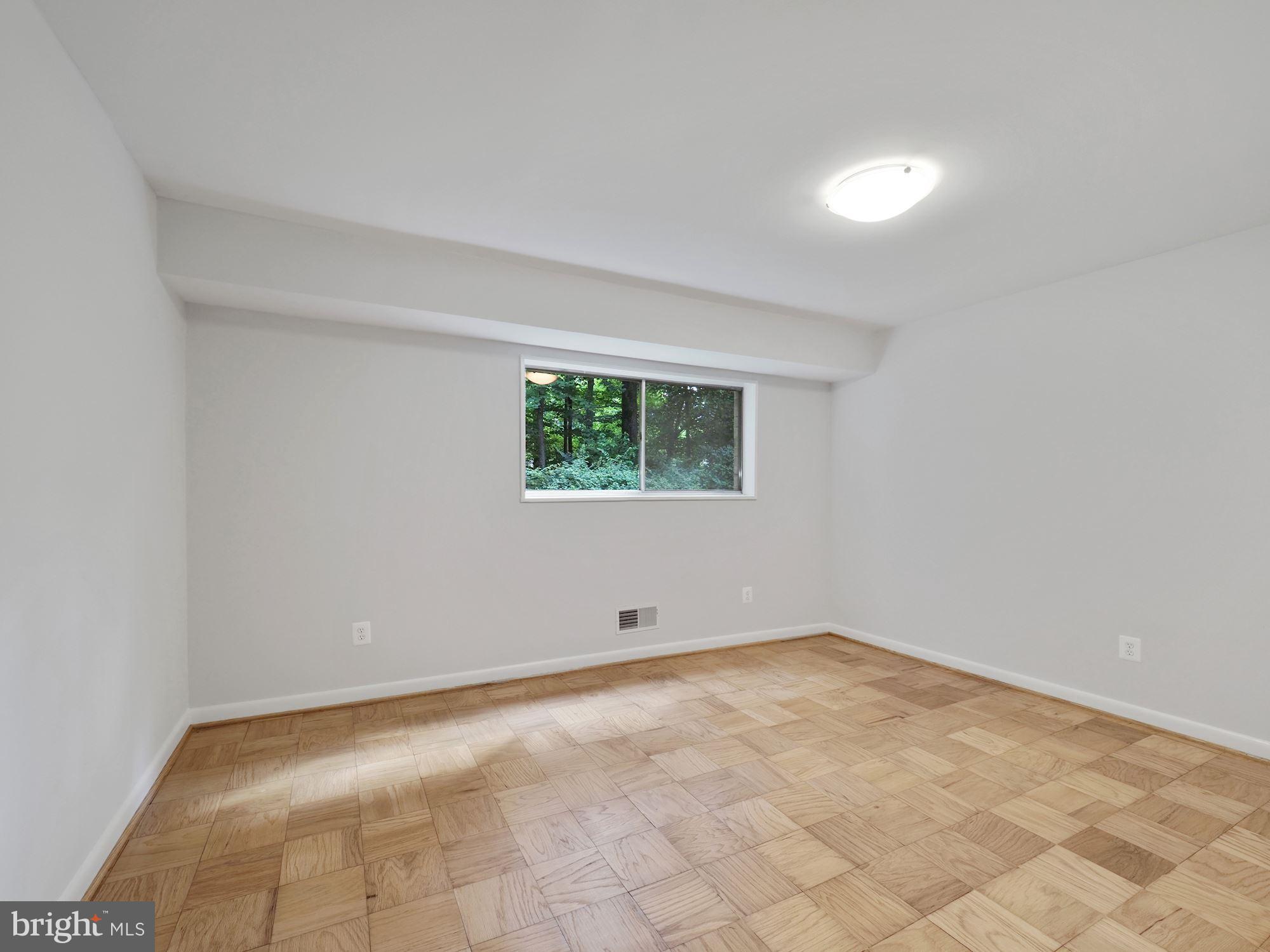 PARKSIDE CONDOMINIUMS - Residential Lease