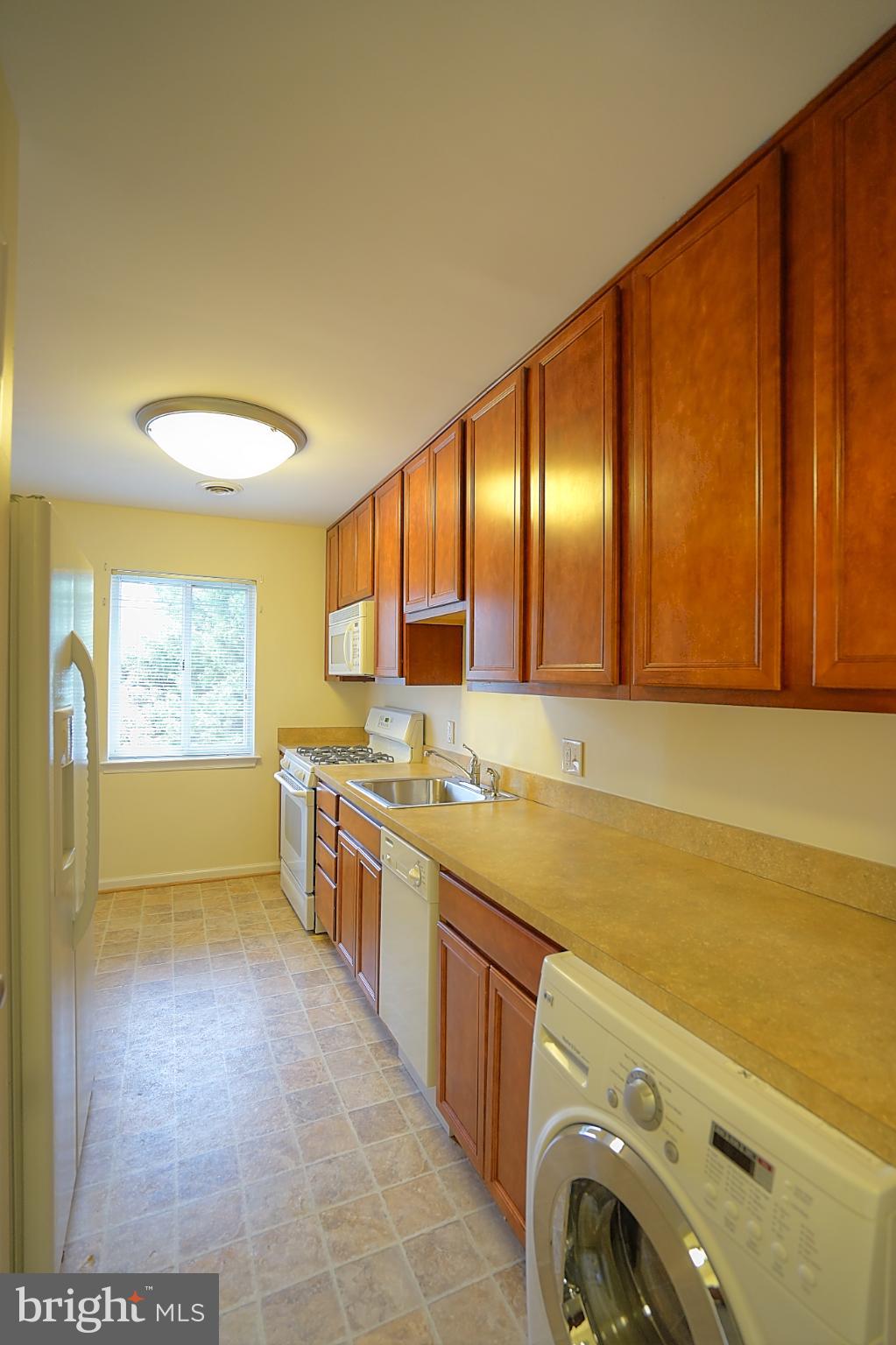 WESTWOOD COMMONS - Residential Lease