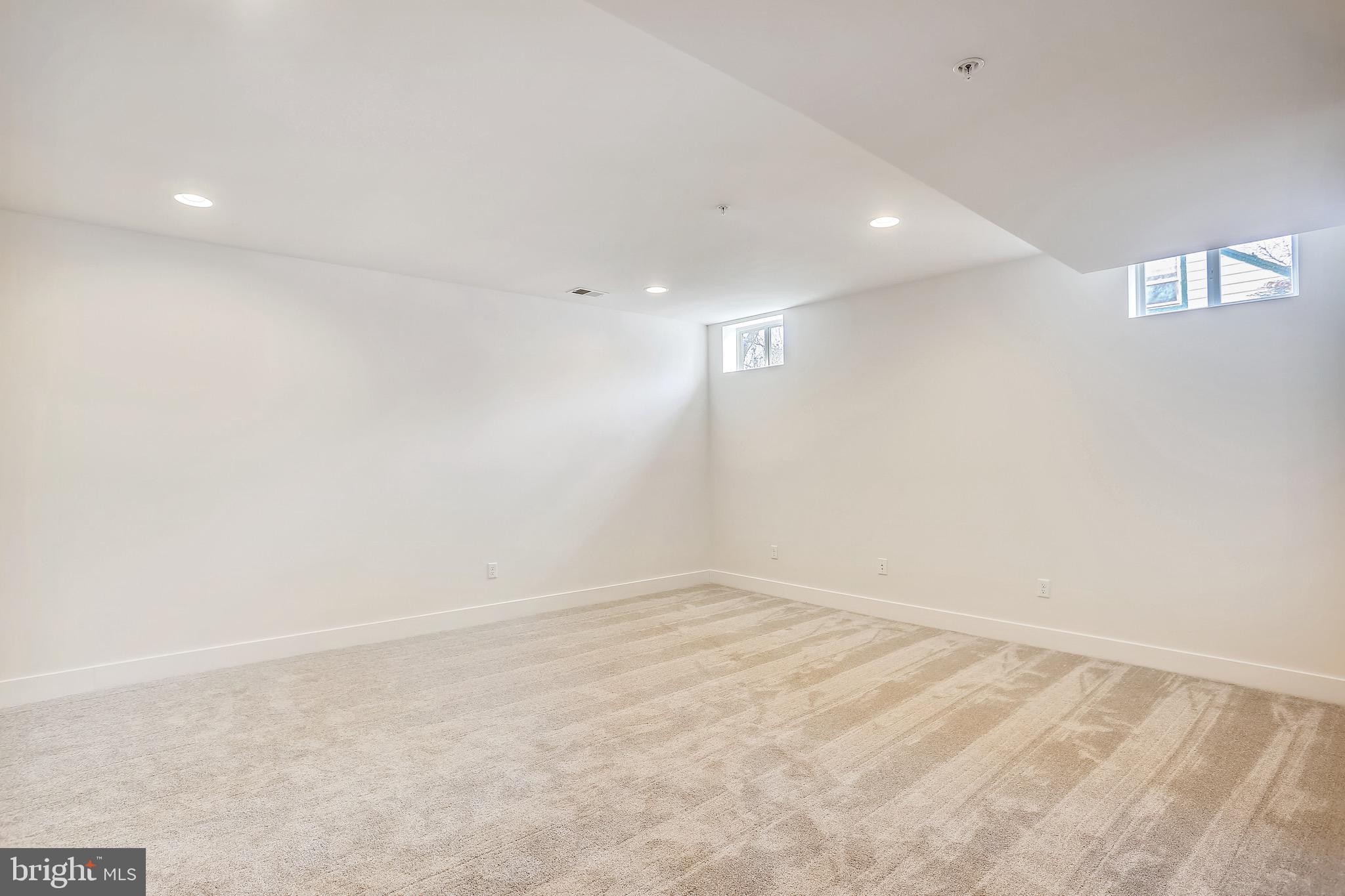 GAITHERSBURG OUTSIDE - Residential