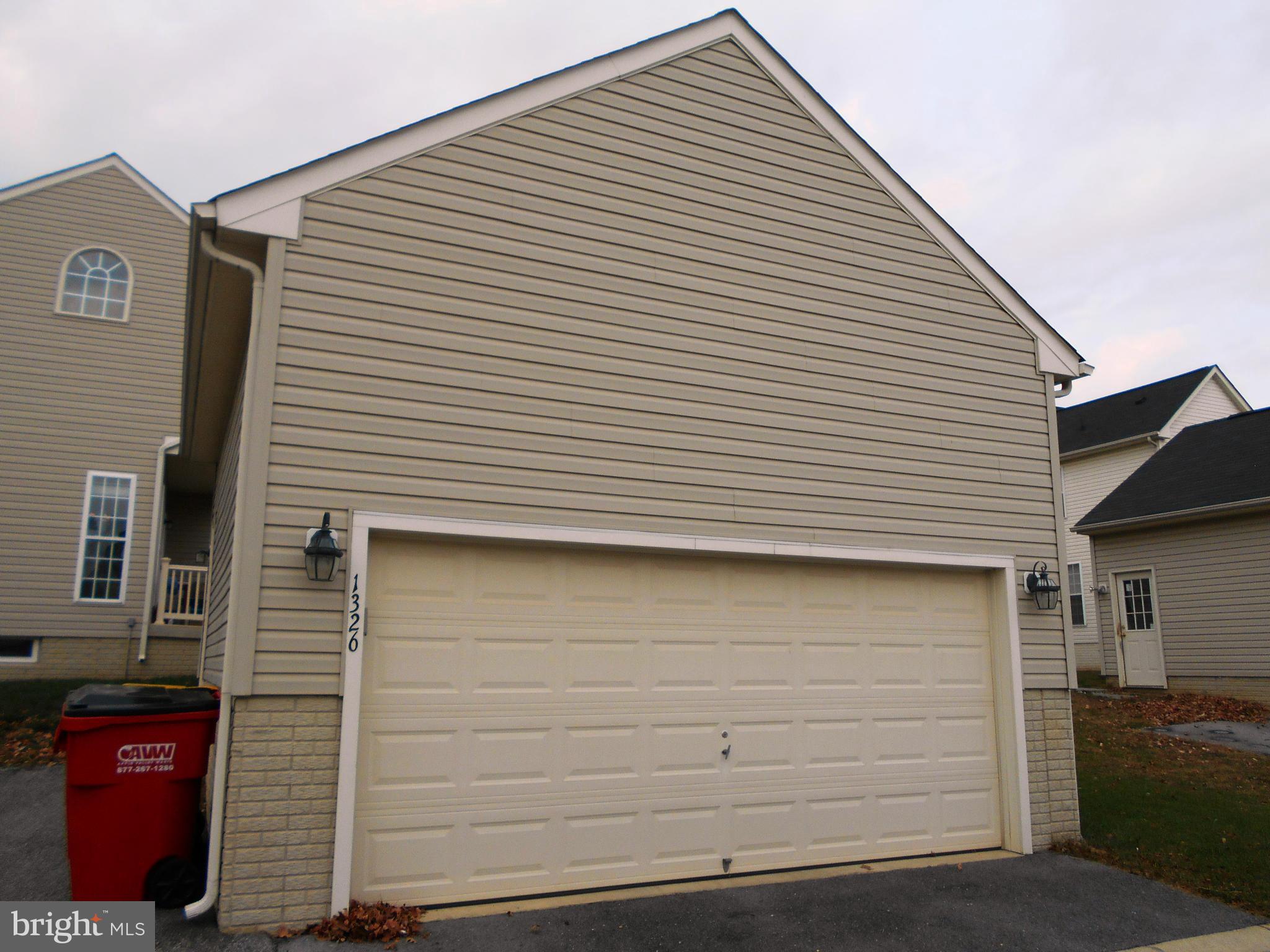 LAKELAND PLACE - Residential