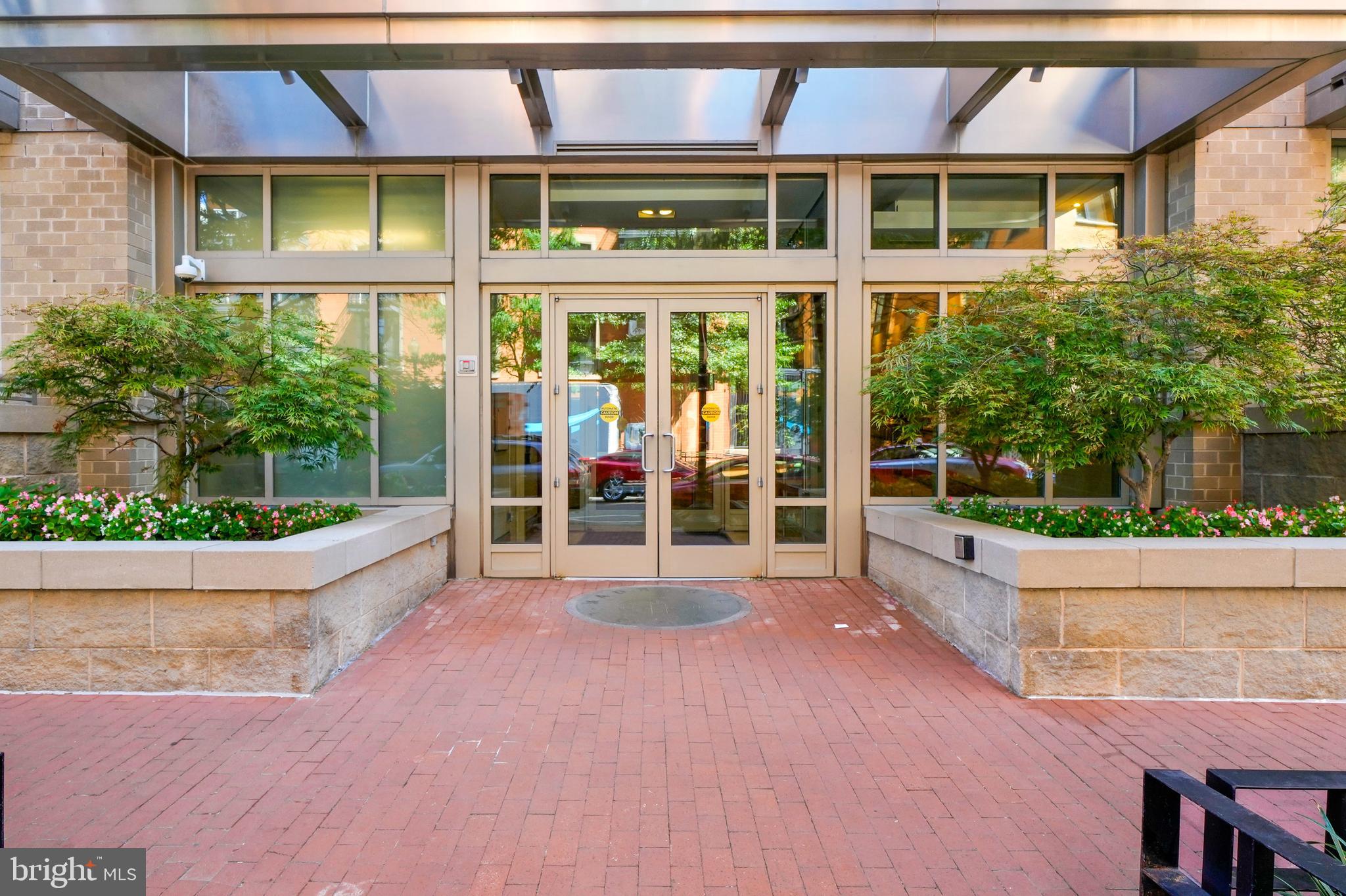 811 4TH STREET NW 810