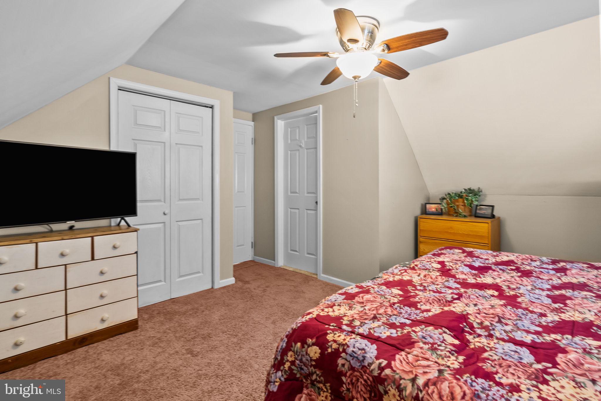 INDIAN CREEK - Residential