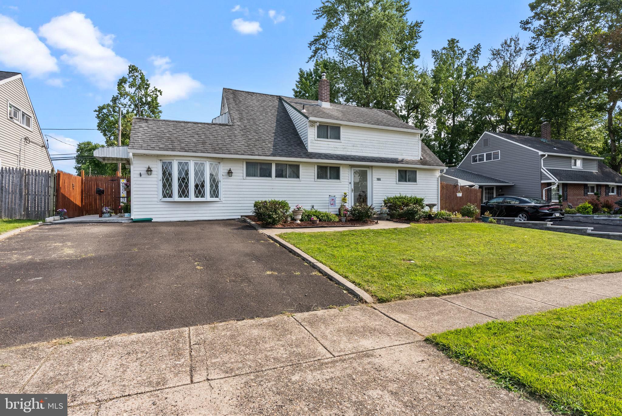 INDIAN CREEK - Residential