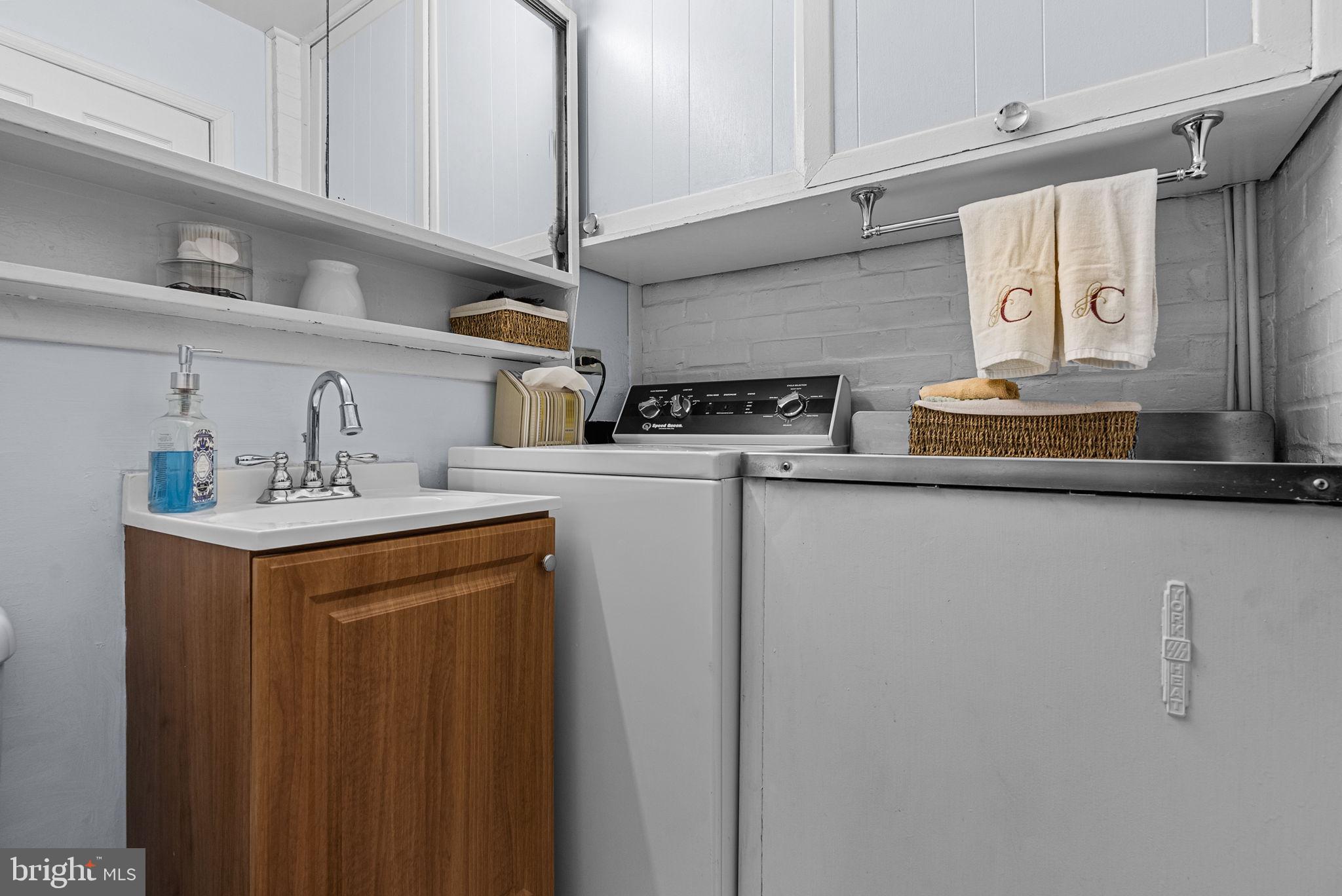 INDIAN CREEK - Residential