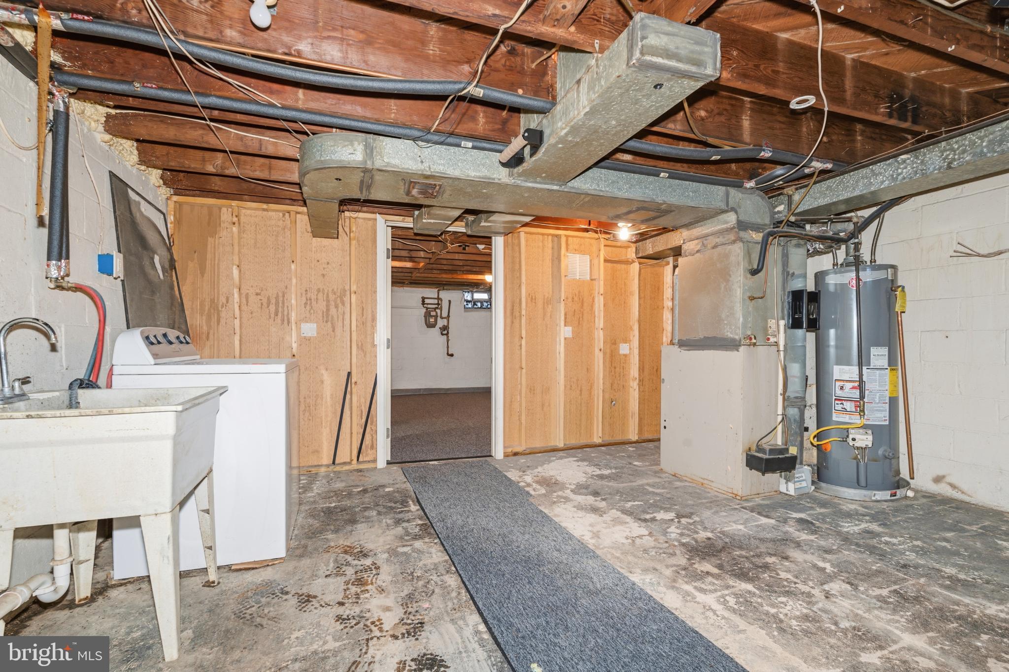 GRAY MANOR HOMES - Residential Lease