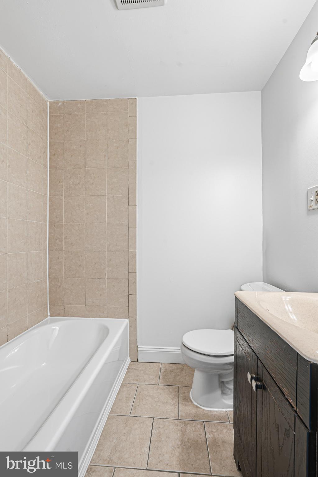 GRAY MANOR HOMES - Residential Lease