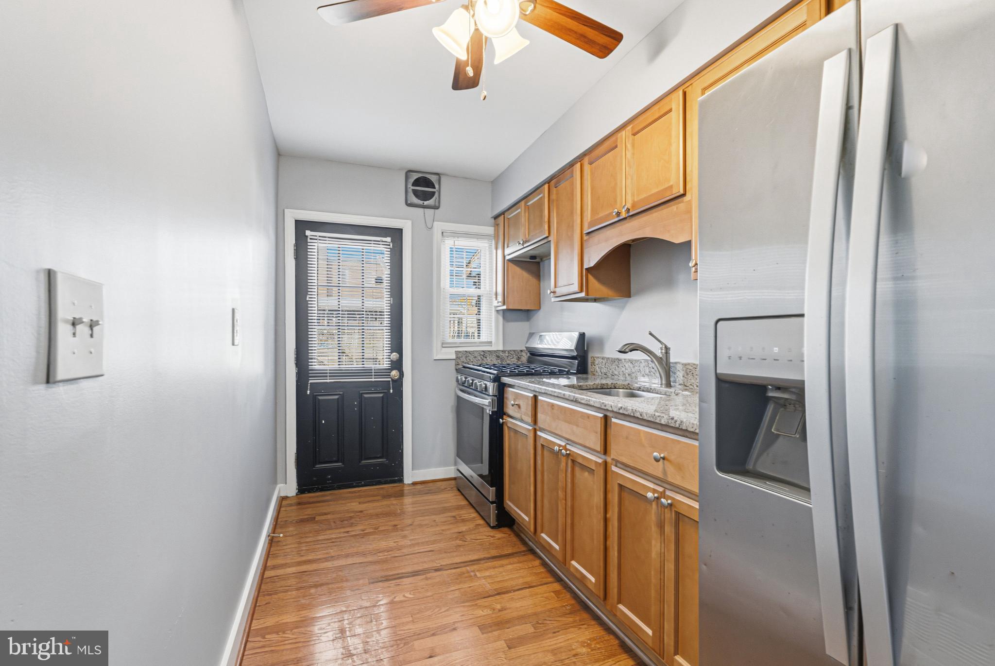 GRAY MANOR HOMES - Residential Lease