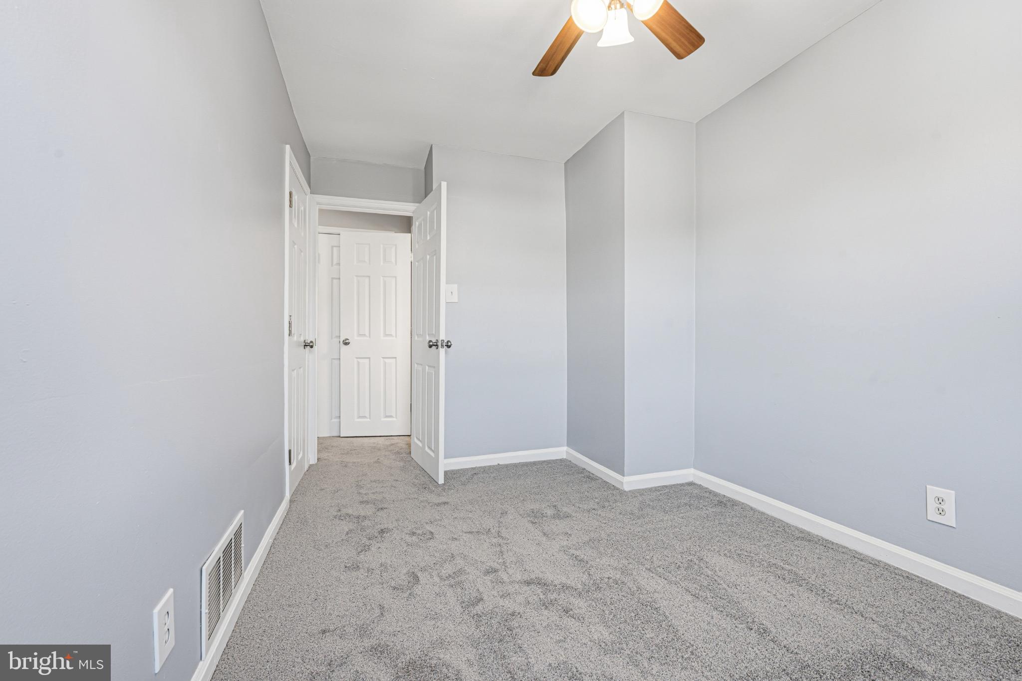 GRAY MANOR HOMES - Residential Lease