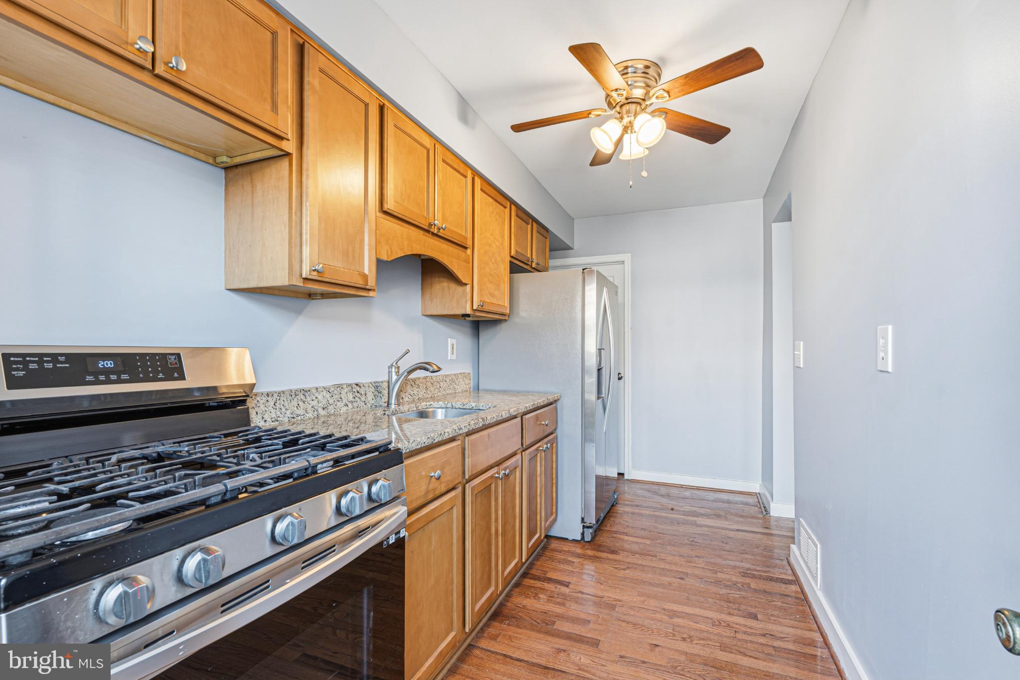 GRAY MANOR HOMES - Residential Lease