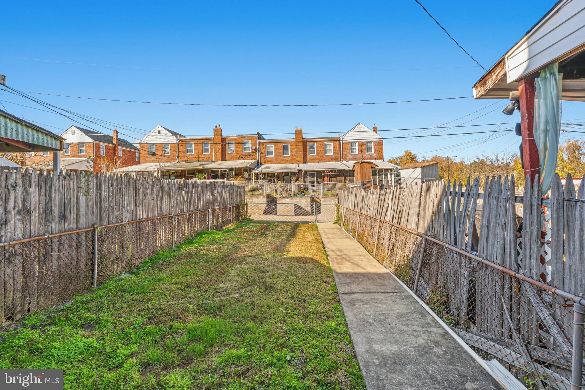 GRAY MANOR HOMES - Residential Lease