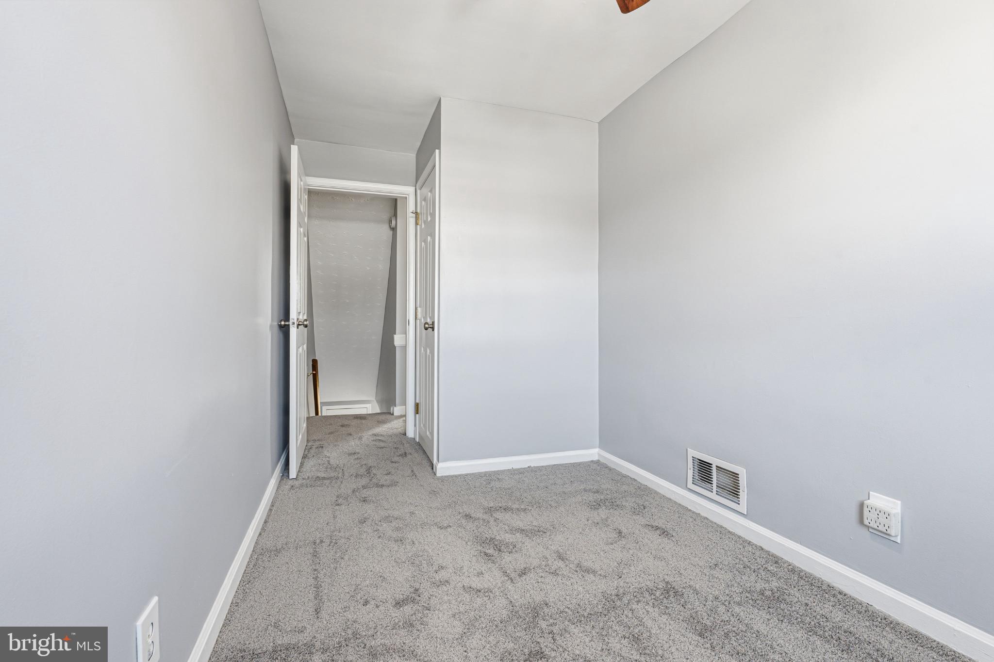 GRAY MANOR HOMES - Residential Lease