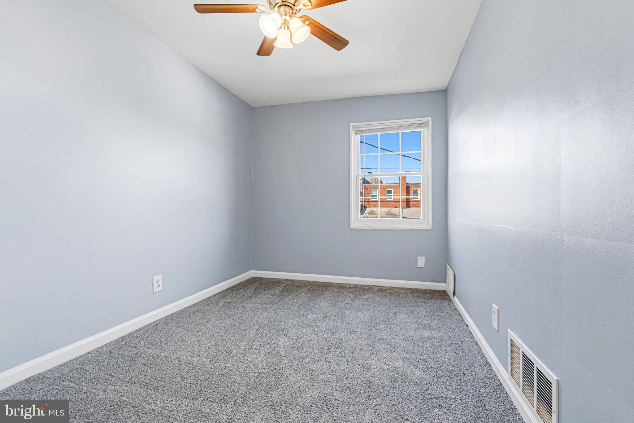 GRAY MANOR HOMES - Residential Lease