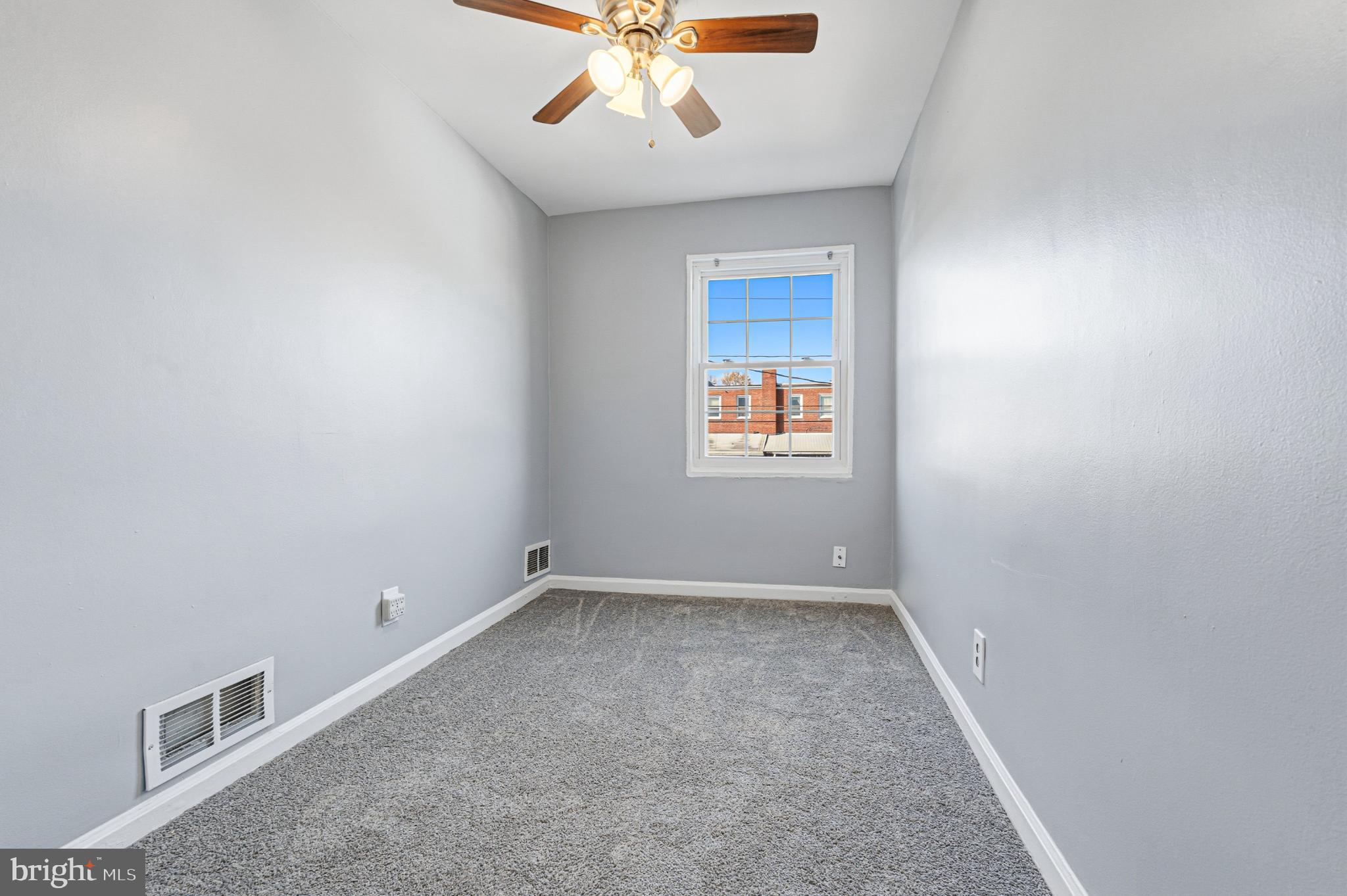 GRAY MANOR HOMES - Residential Lease