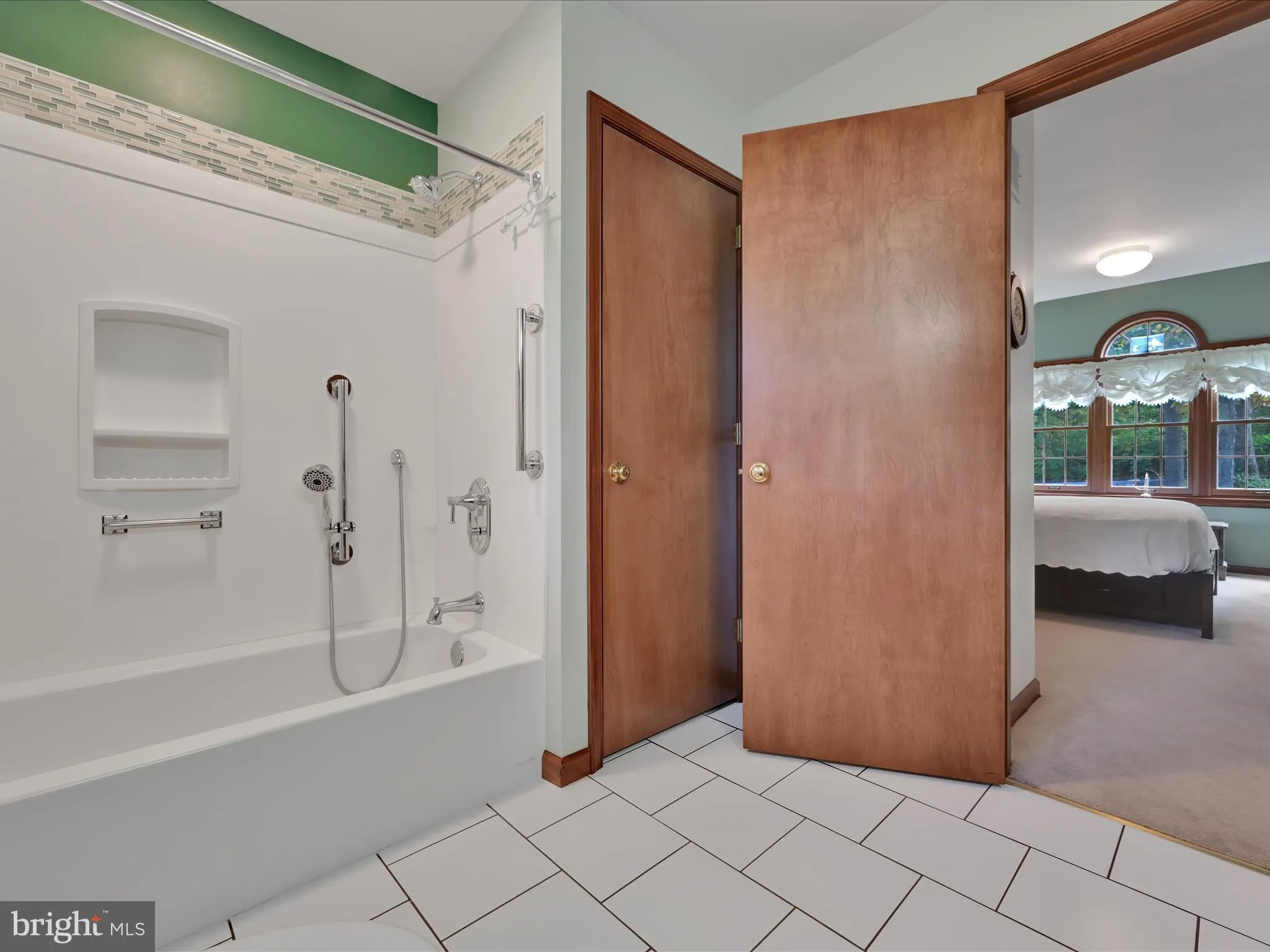 East Earl, Pennsylvania 17519, United States, 3 Bedrooms Bedrooms, ,4 BathroomsBathrooms,Residential,Pending,222664