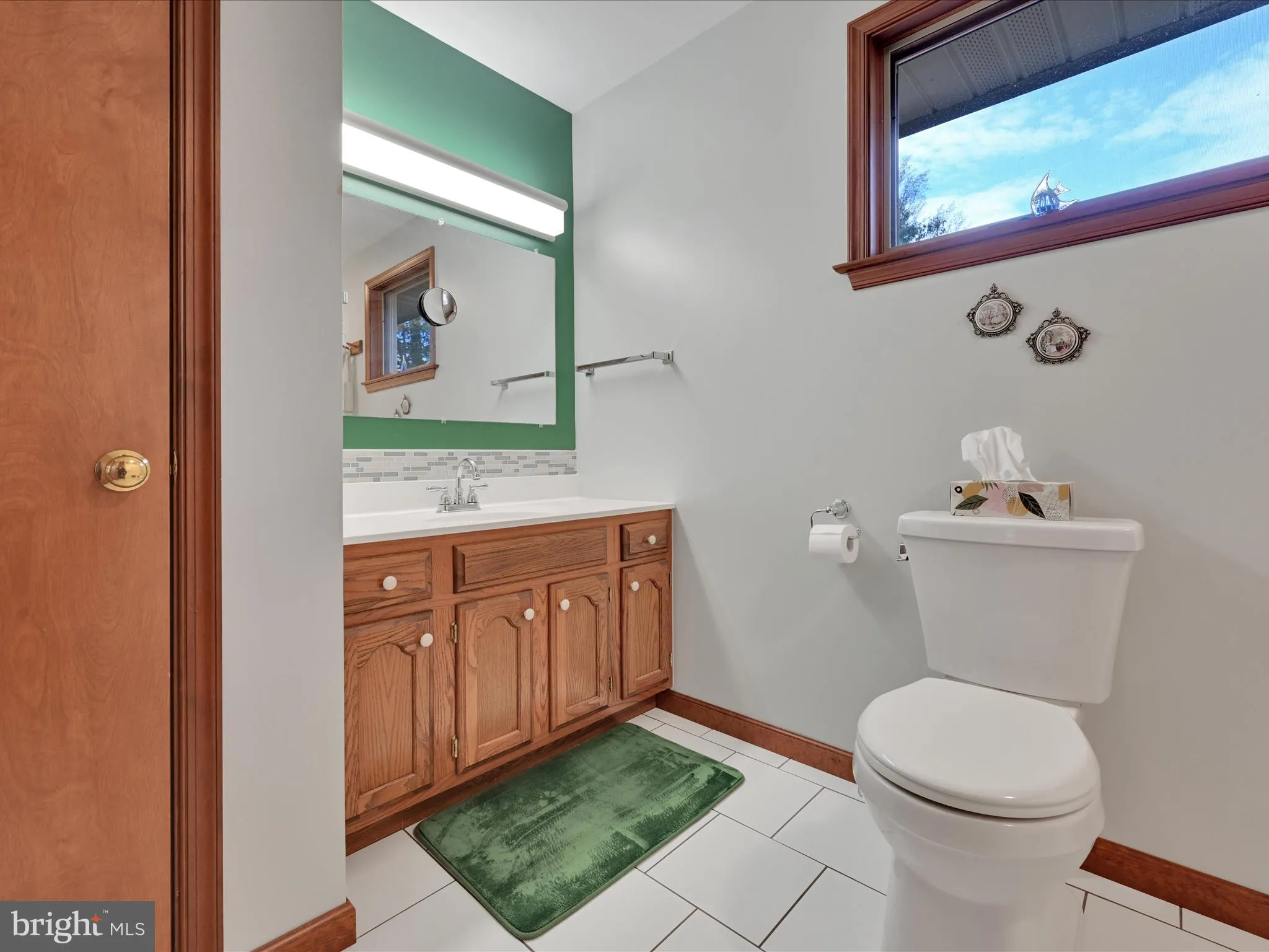 East Earl, Pennsylvania 17519, United States, 3 Bedrooms Bedrooms, ,4 BathroomsBathrooms,Residential,Pending,222664