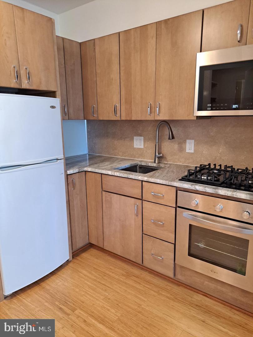 SOCIETY HILL - Residential Lease