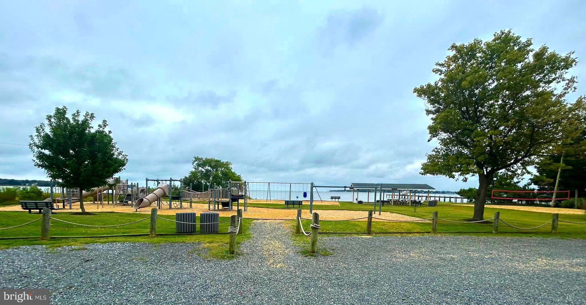 HILLSMERE ESTATES - Residential Lease