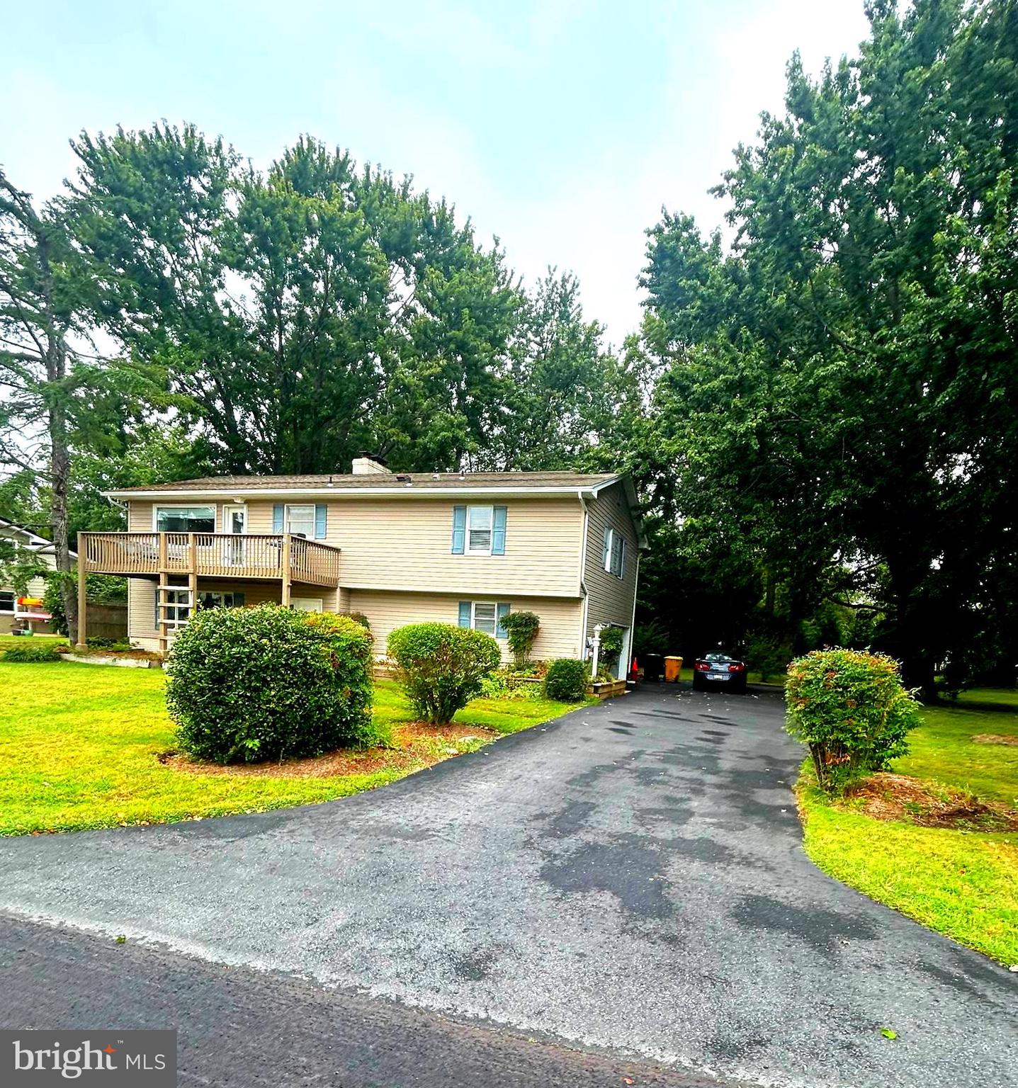 HILLSMERE ESTATES - Residential Lease