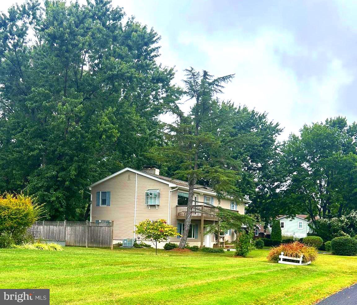 HILLSMERE ESTATES - Residential Lease