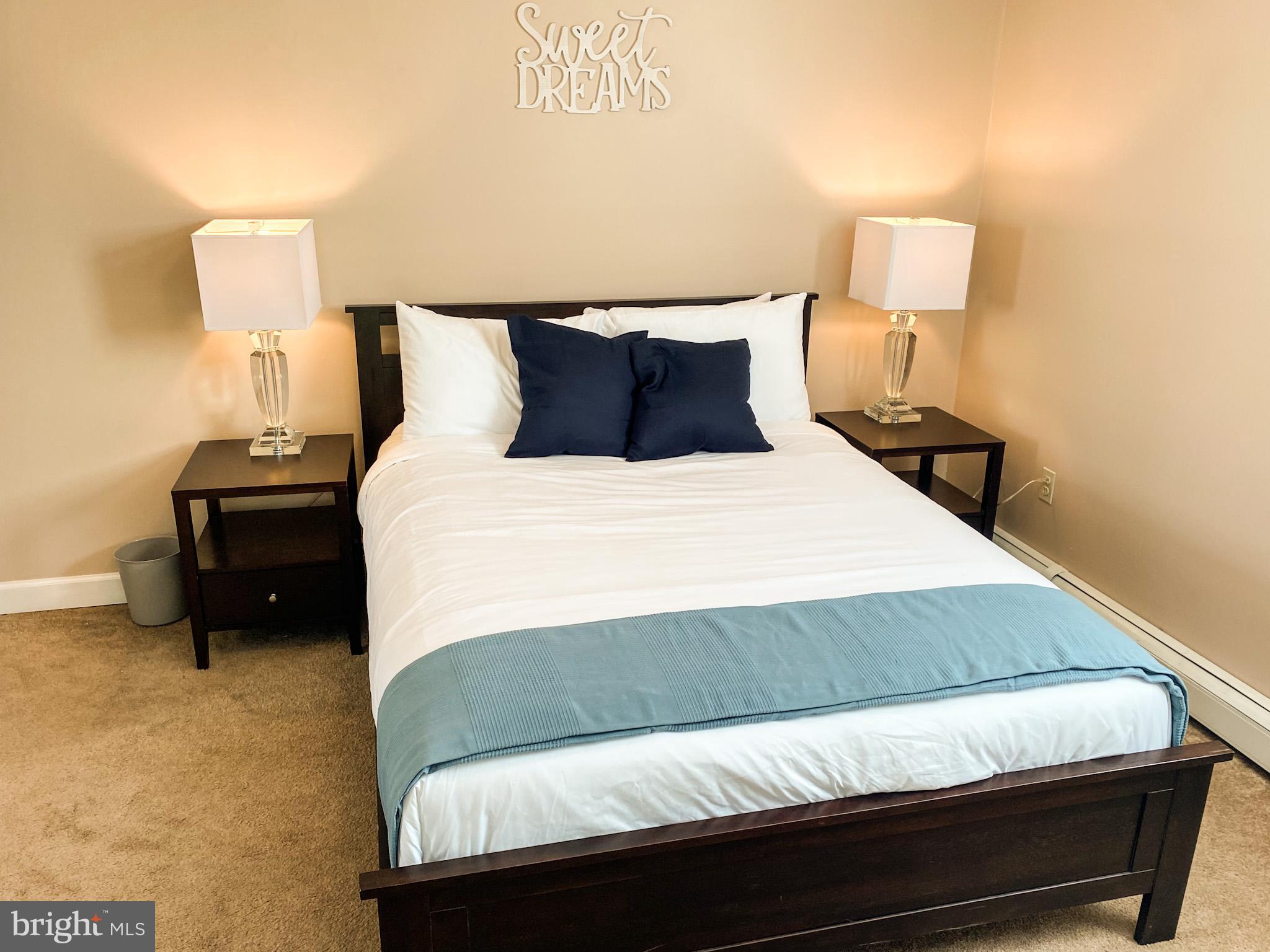 HILLSMERE ESTATES - Residential Lease