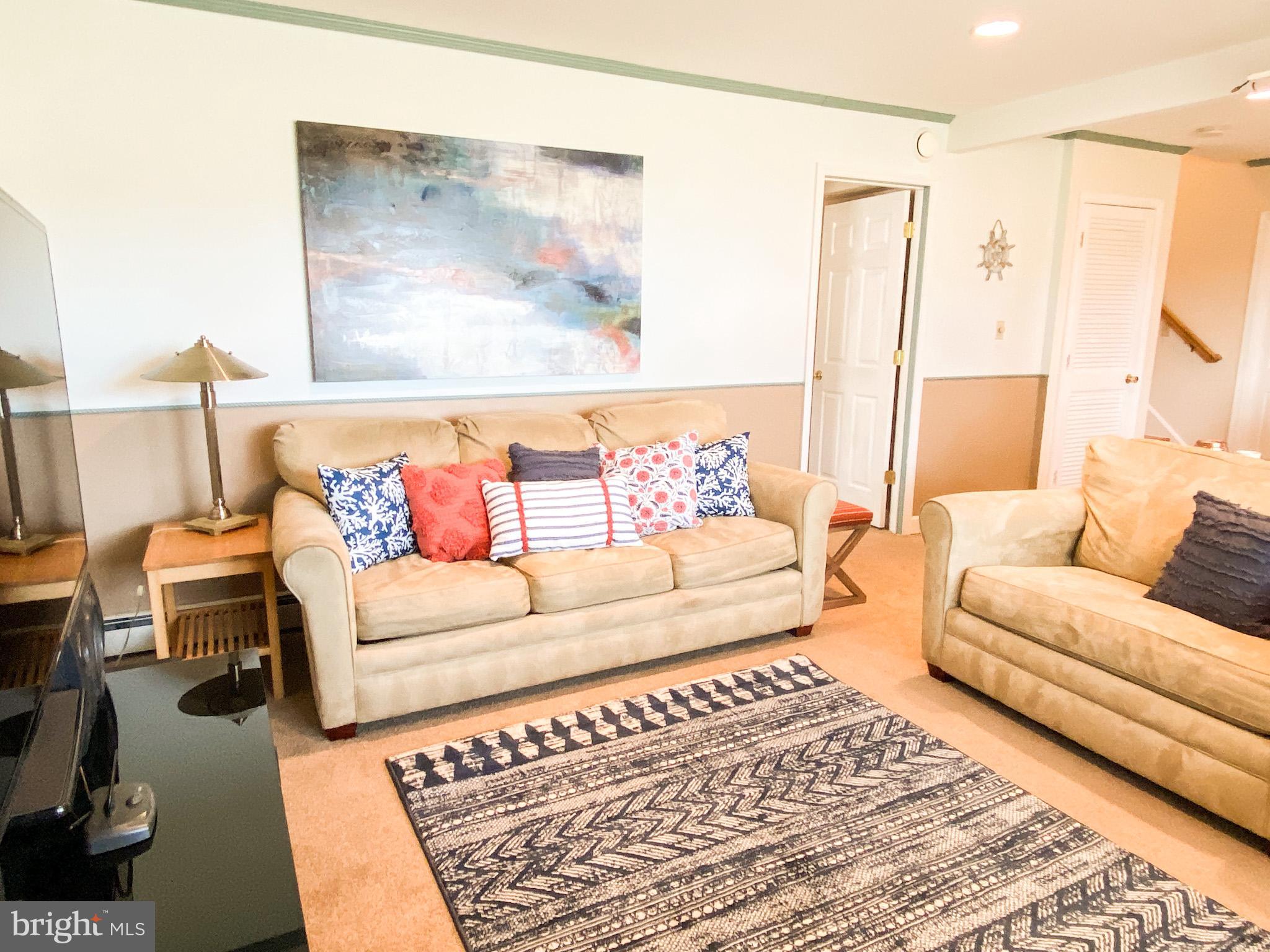 HILLSMERE ESTATES - Residential Lease