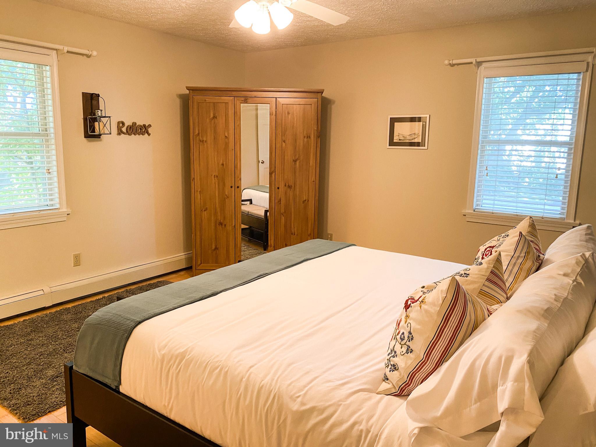 HILLSMERE ESTATES - Residential Lease
